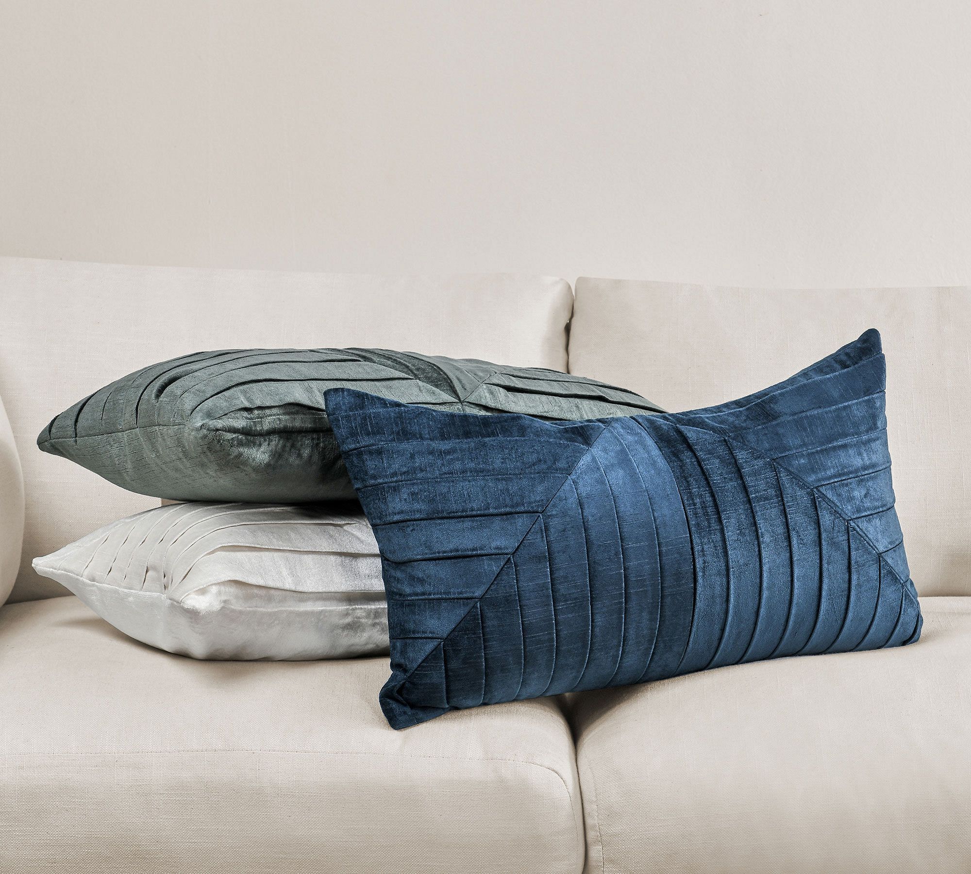 Xiomara Velvet Pillow Nightfall Blue thumbnail 2