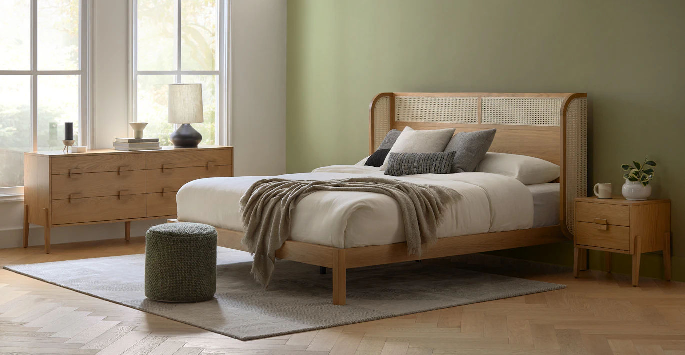 Candra Oak King Bed thumbnail 3
