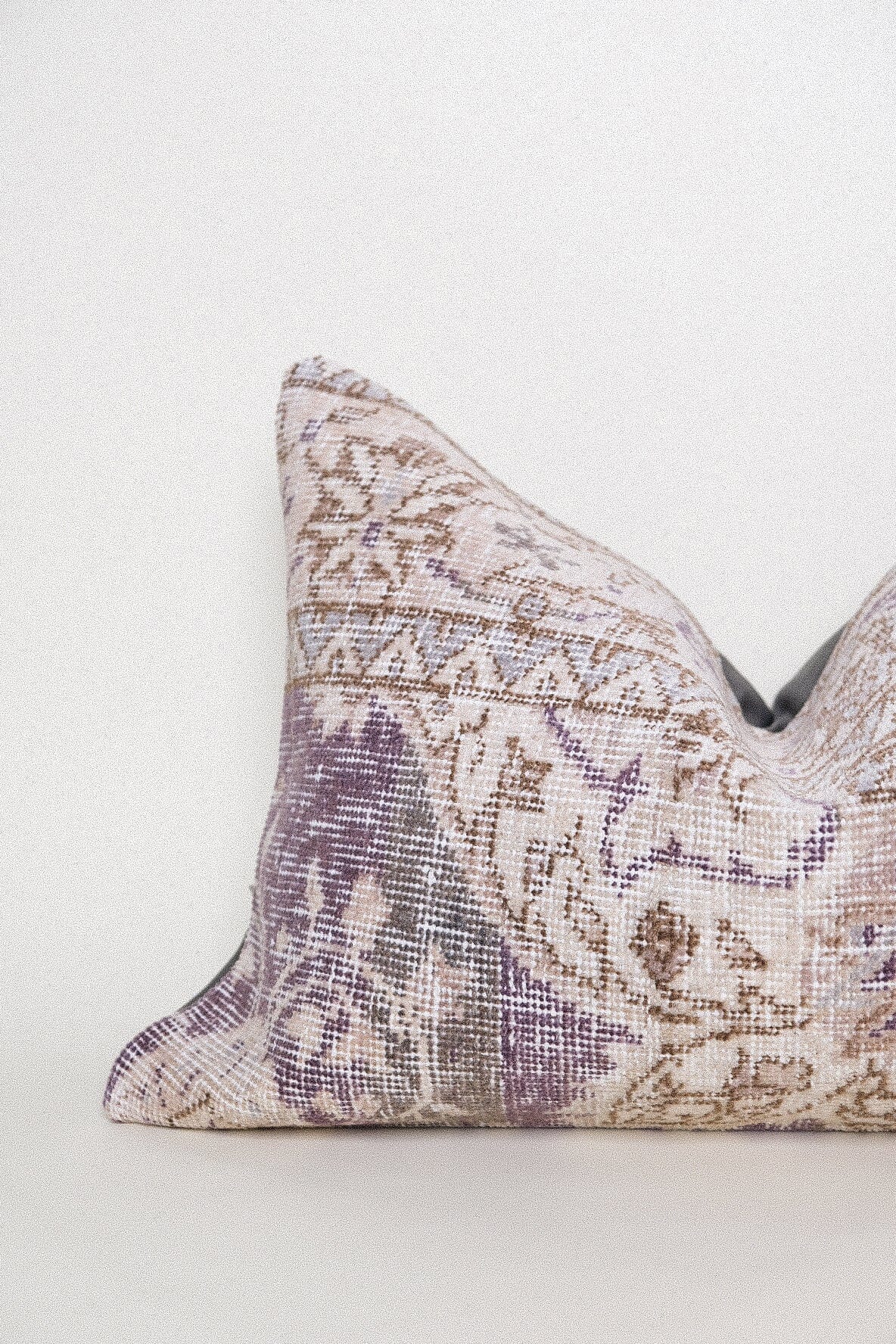 Malory Turkish Vintage Lumbar Pillow Cover-16"x24" thumbnail 3