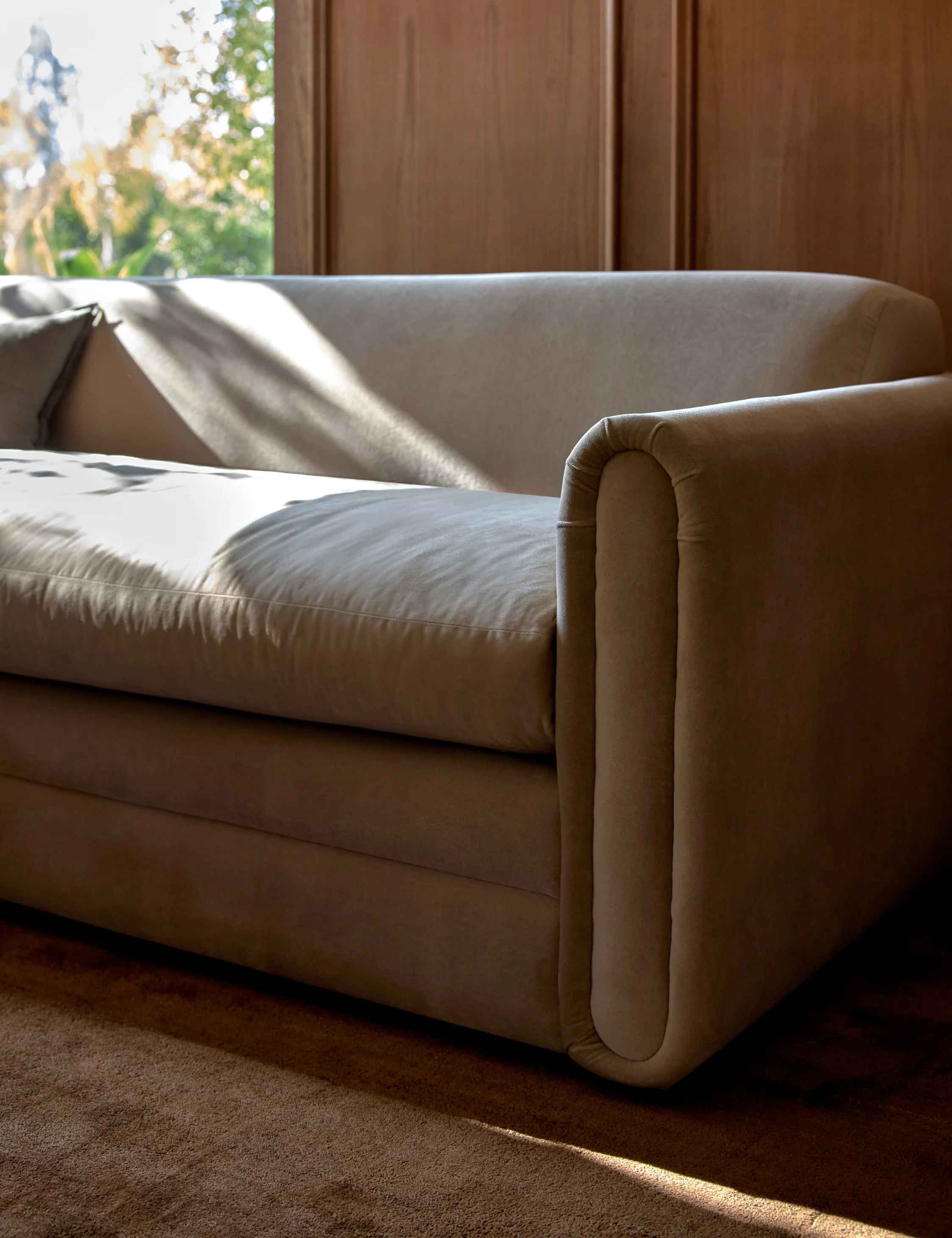 Eleanor Sofa thumbnail 2