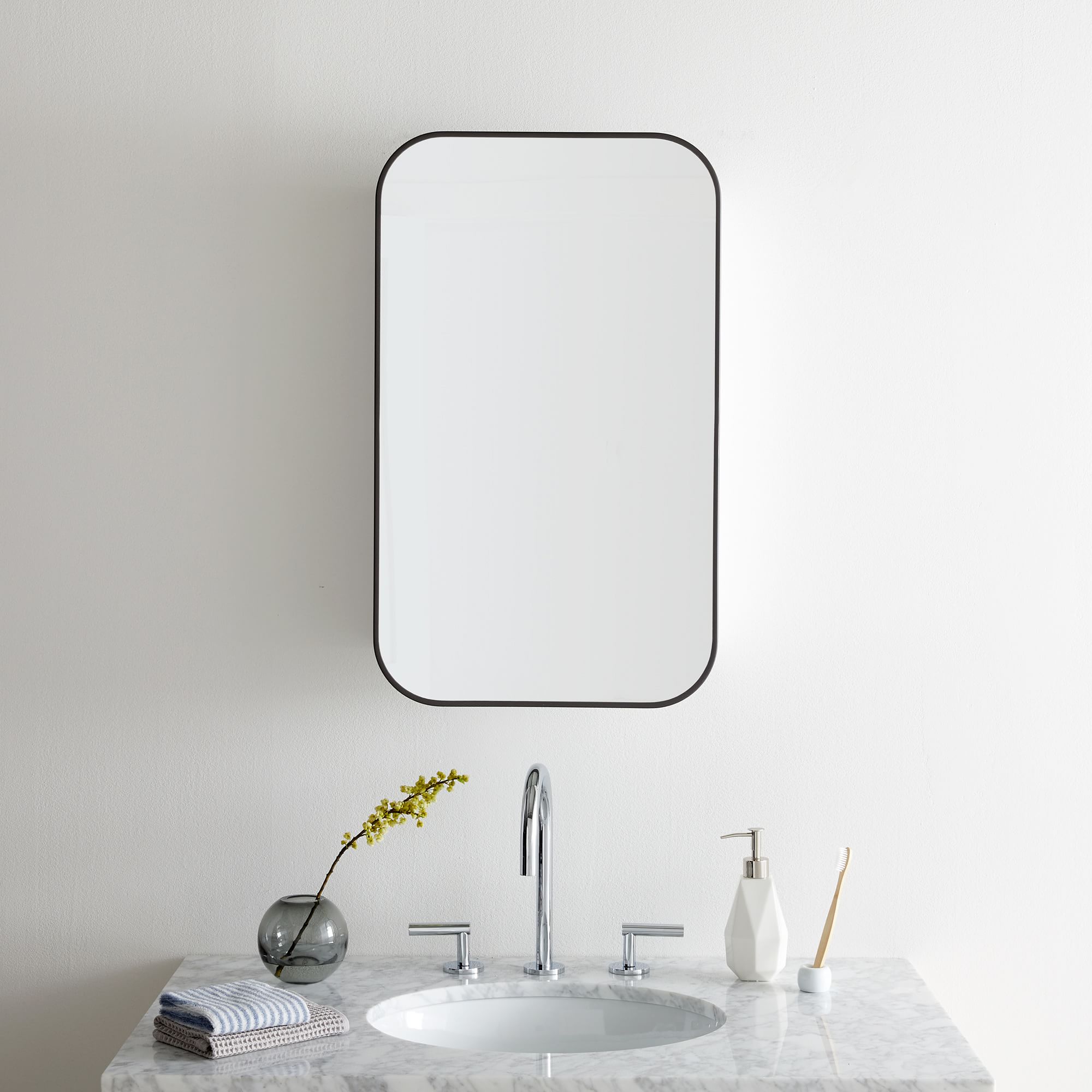 Seamless Medicine Cabinet thumbnail 2