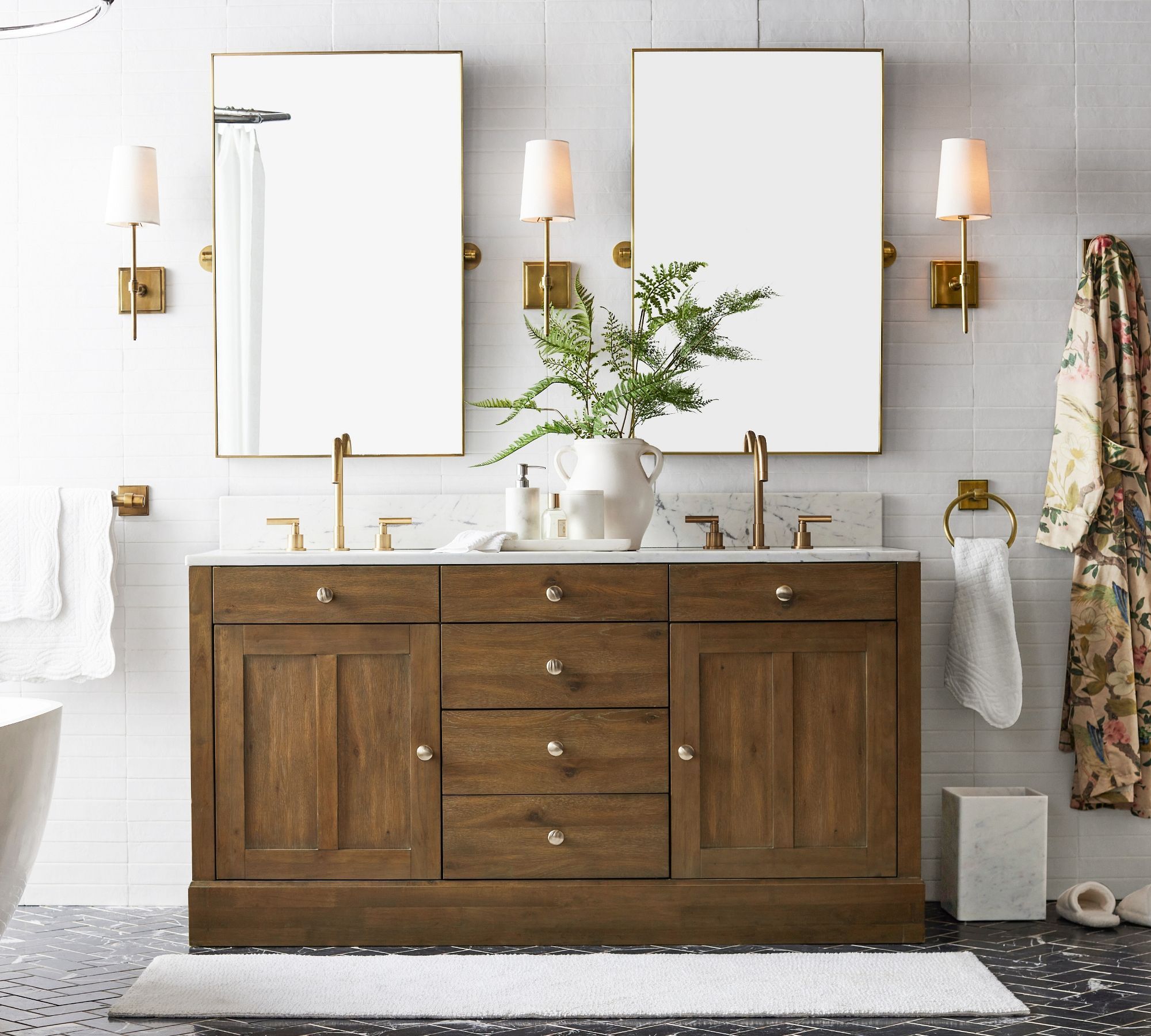 Pearson Shade Sconce (18") thumbnail 3