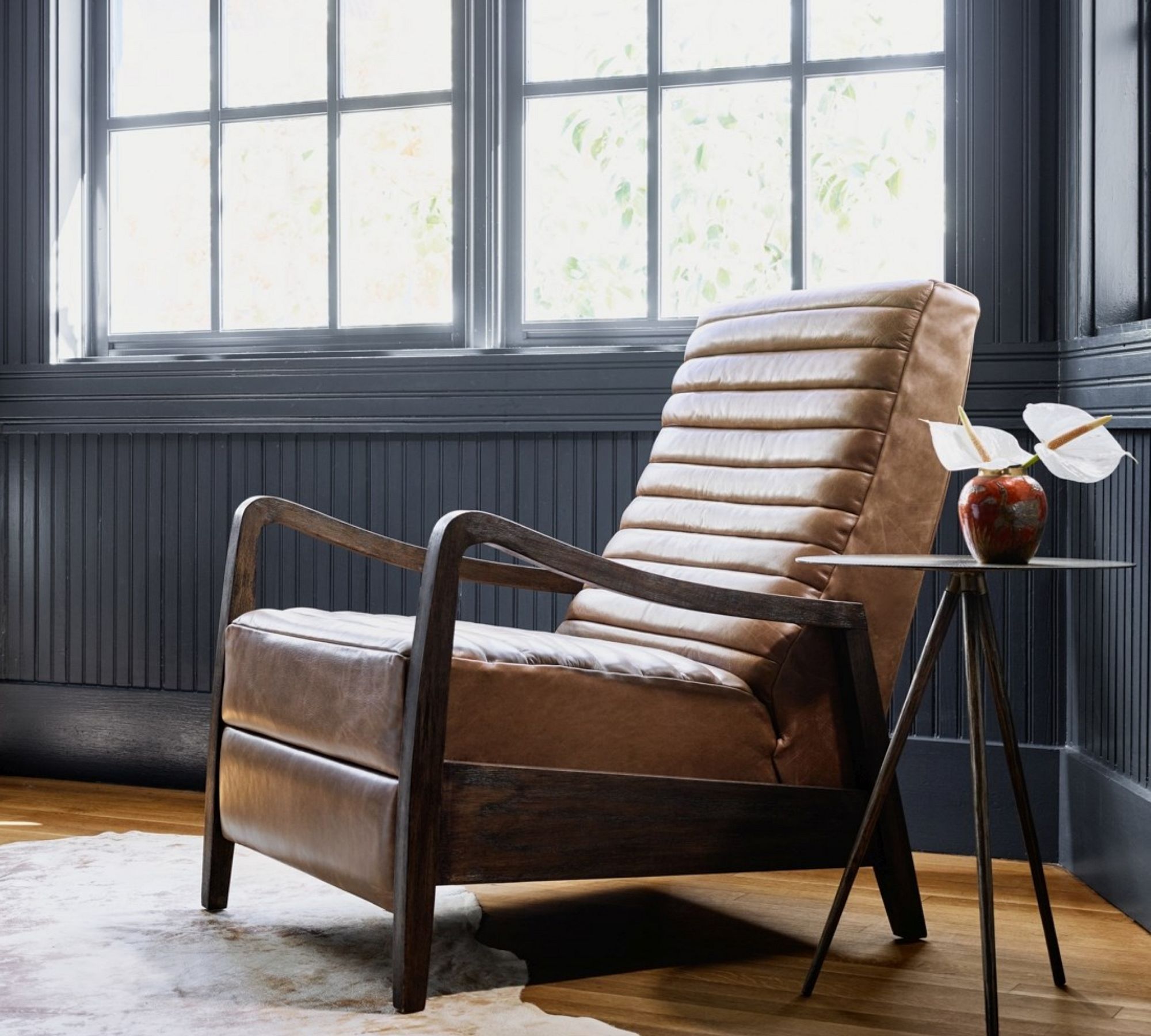 Daphne Leather Recliner thumbnail 2
