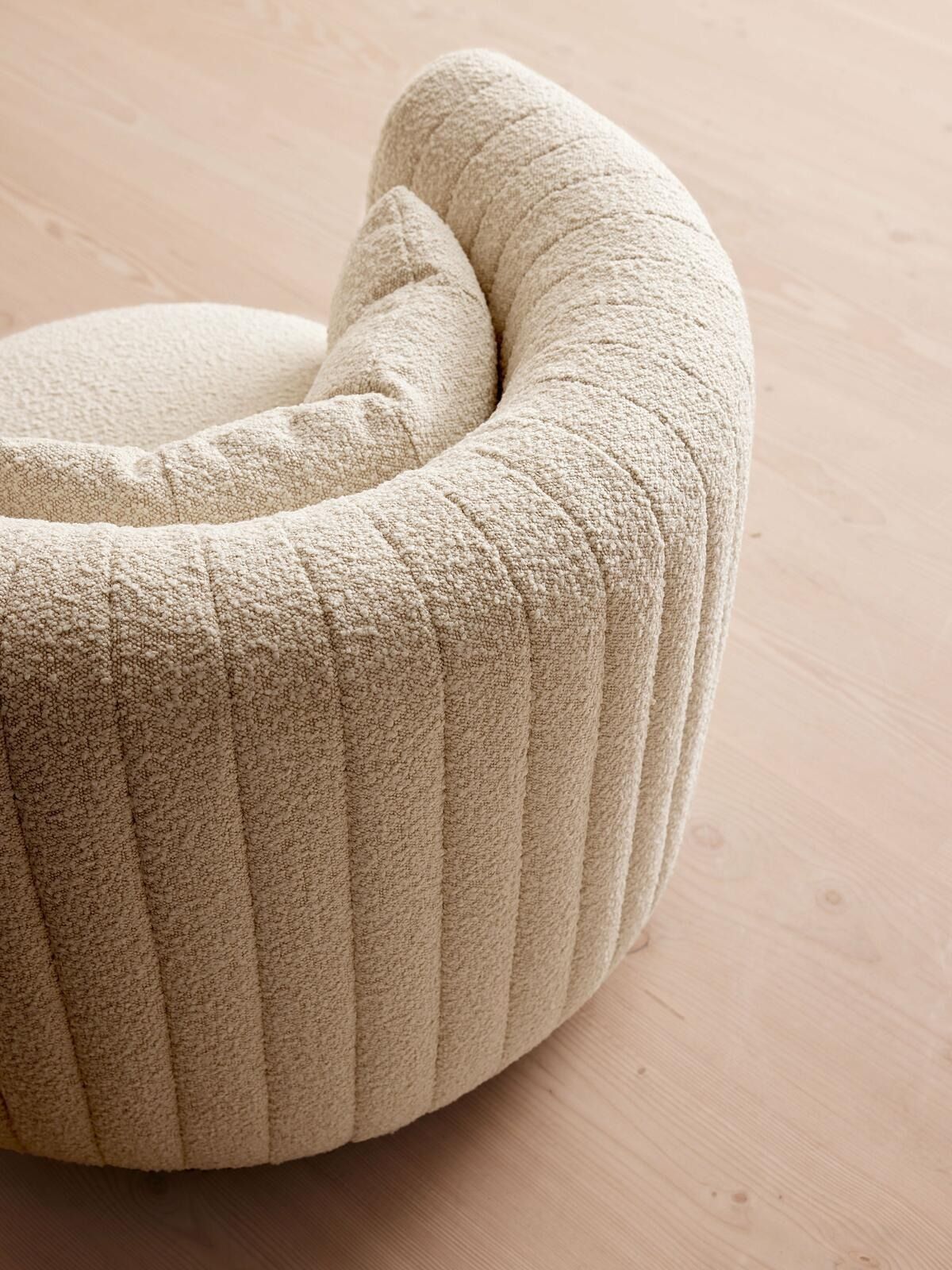 Vivienne Armchair thumbnail 4