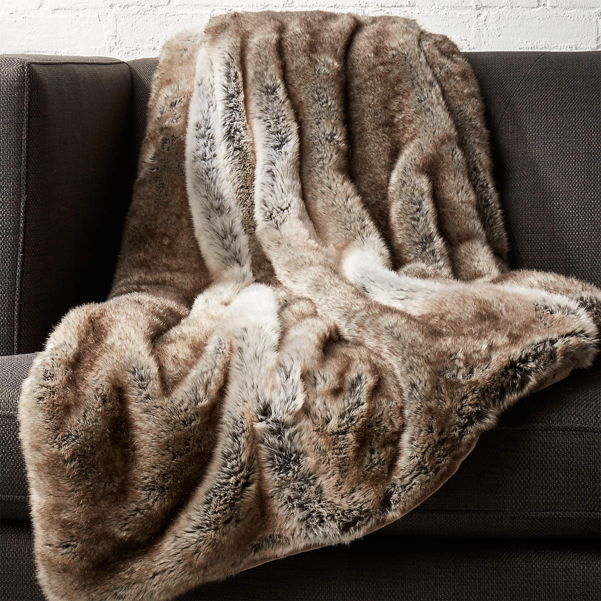LIGHT GREY FAUX FUR THROW BLANKET thumbnail 2