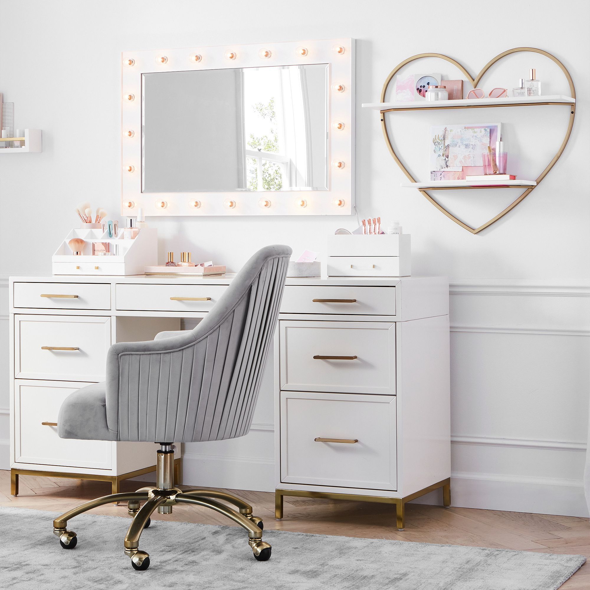 Heart Shaped Bookcase (27"x24") thumbnail 2