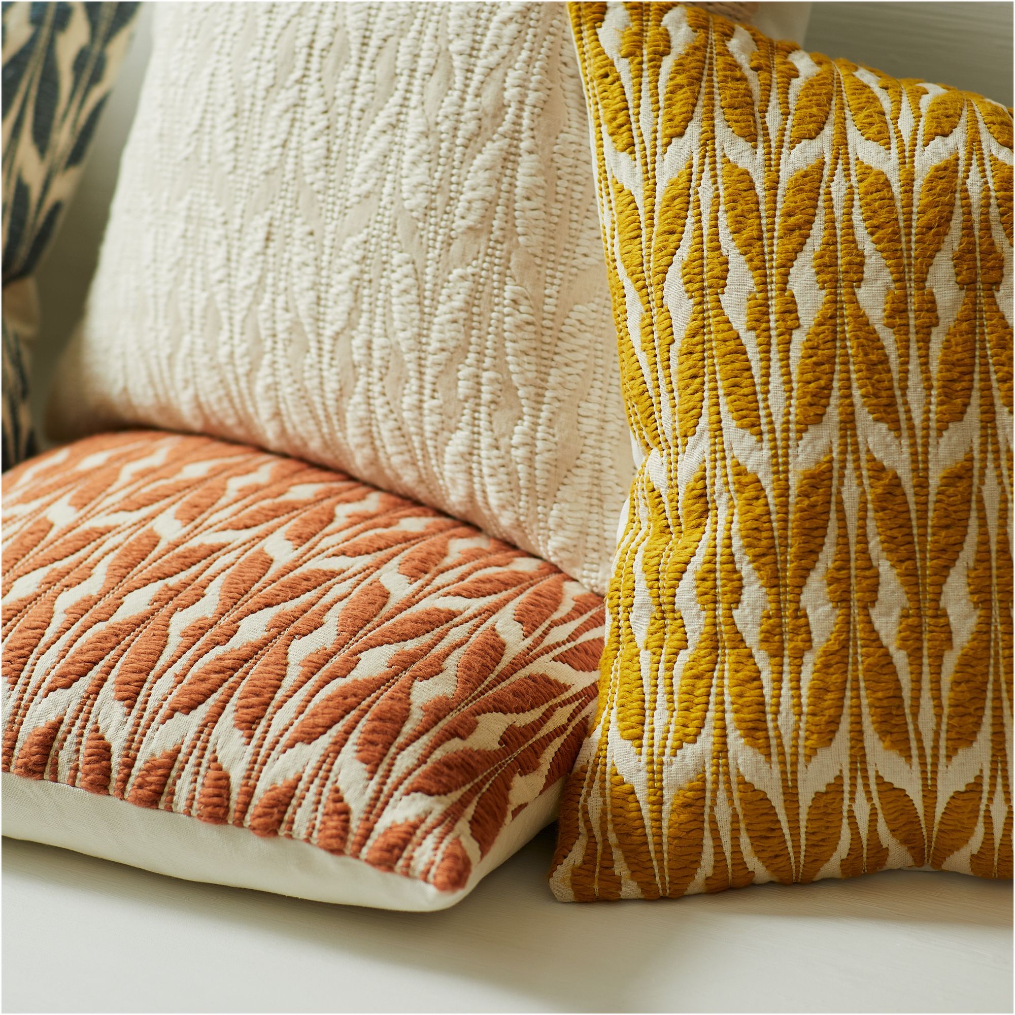 Mariposa Pillow Cover thumbnail 2