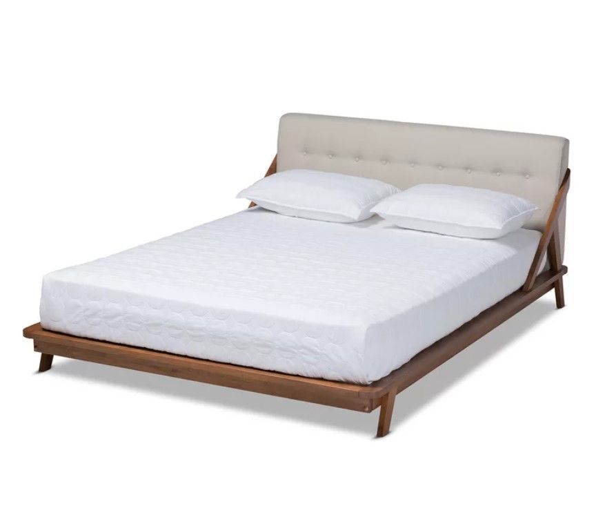 Dawniel Upholstered Platform Bed thumbnail 3