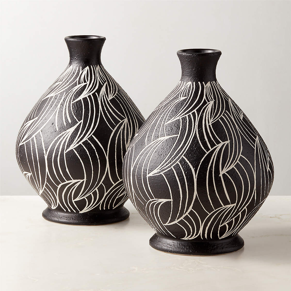 LECTRA BLACK AND WHITE PATTERNED CERAMIC VASE thumbnail 2