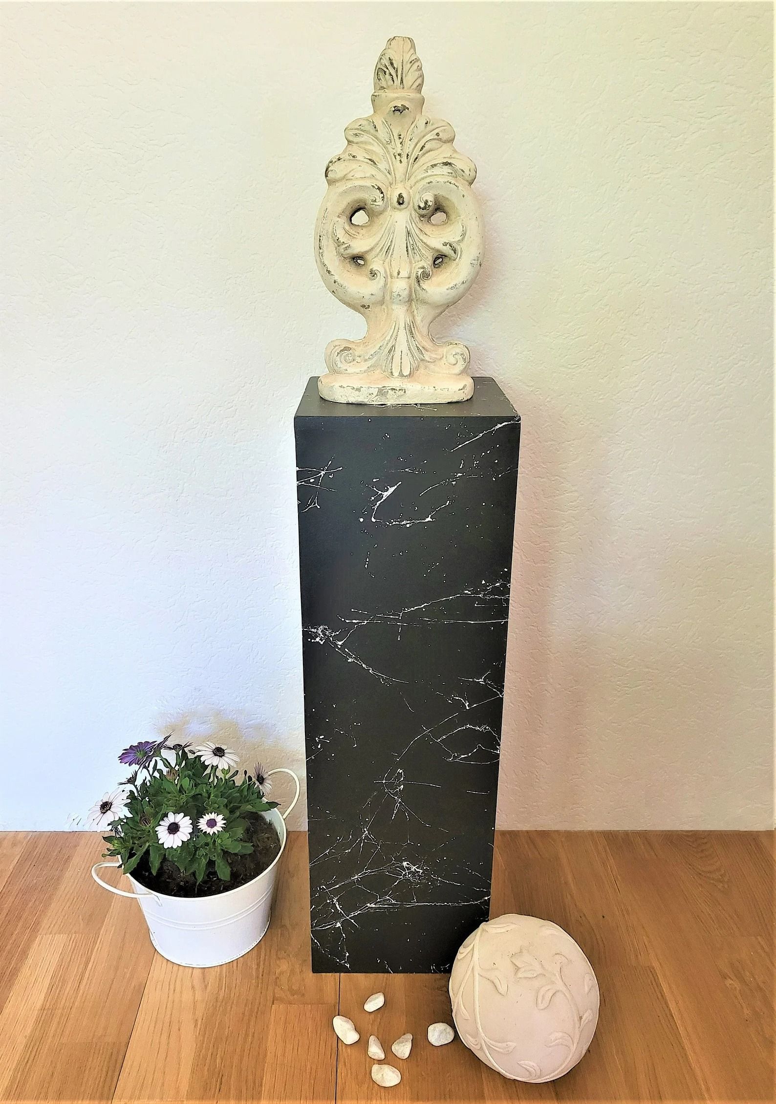 Customer Decorative Column Black Marble thumbnail 2