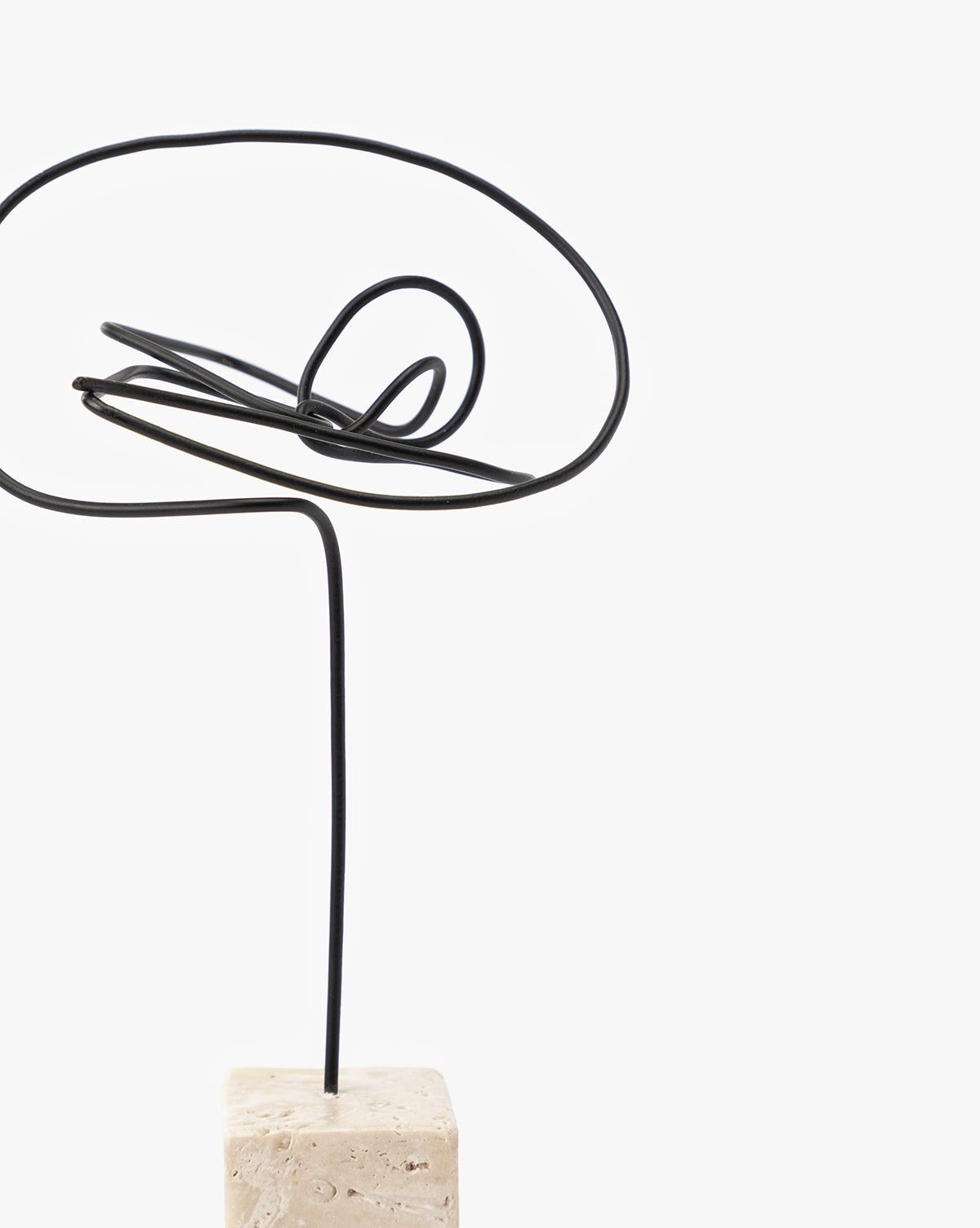 Aguilar Standing Object thumbnail 2