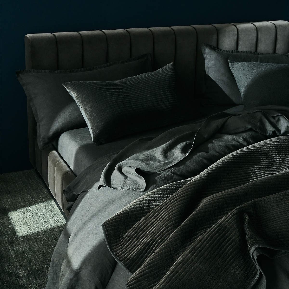 FORTE CHANNELED GREEN VELVET KING BED thumbnail 7