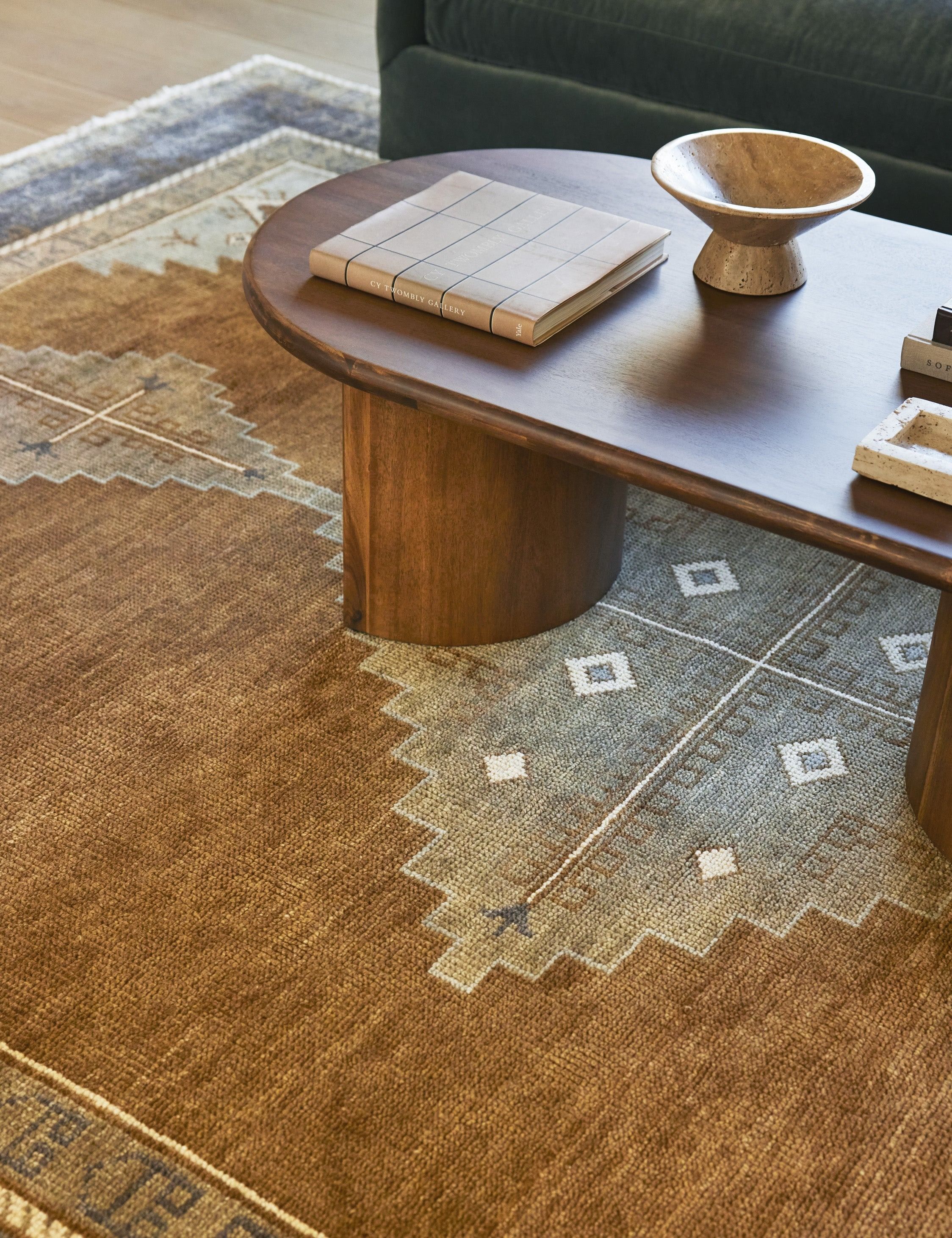 Kate Hand-Knotted Wool Rug 10' x 14' thumbnail 3