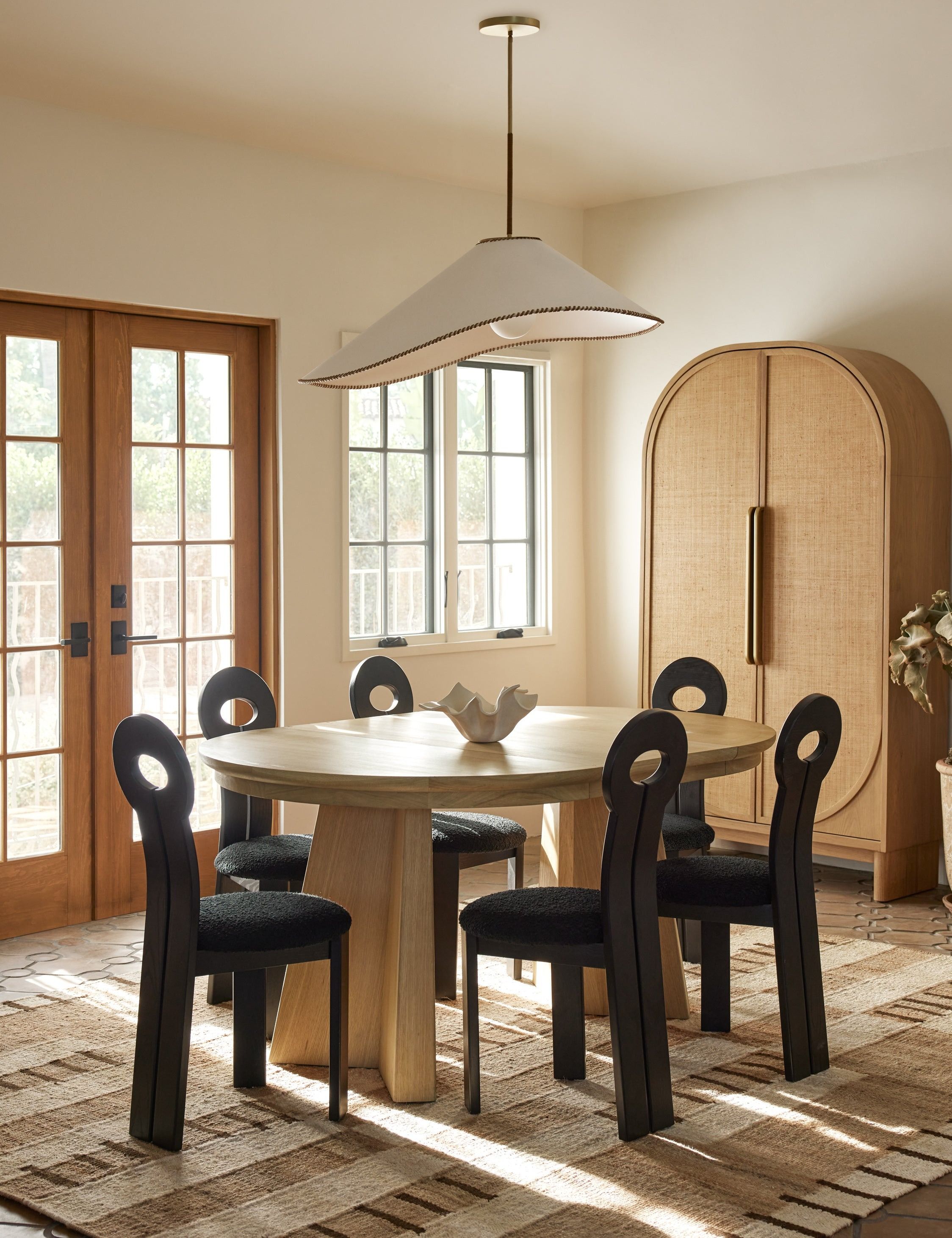 Nycola Extendable Oval Dining Table thumbnail 8