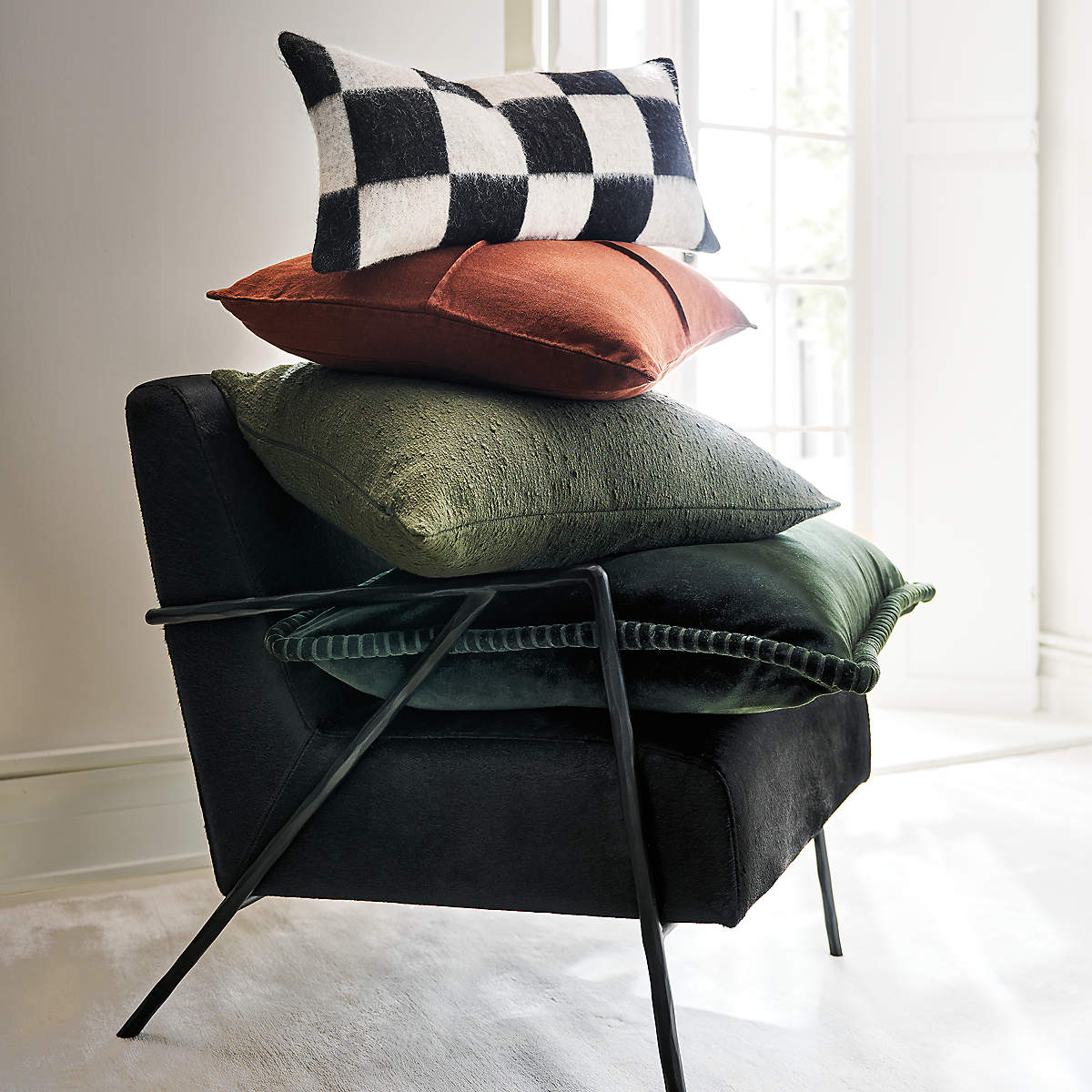 TUCK BROWN LINEN THROW PILLOW WITH DOWN thumbnail 3