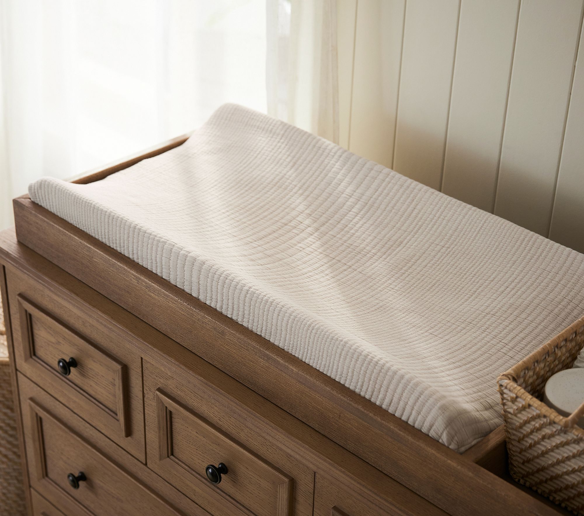 Organic Matelasse Changing Pad Cover  thumbnail 2