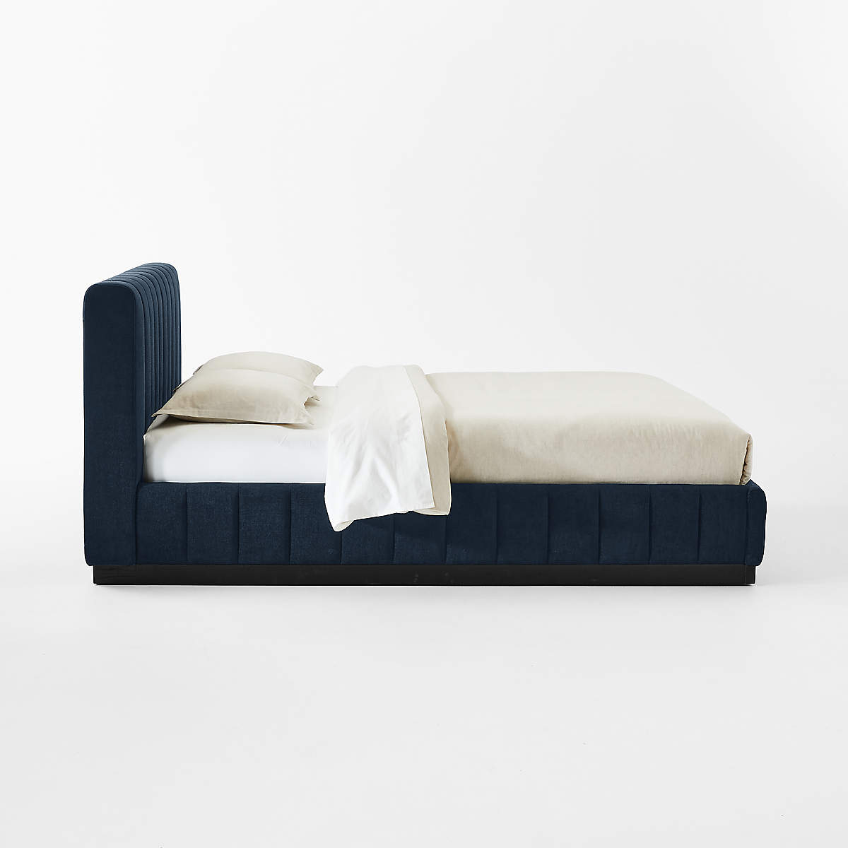 FORTE CHANNEL TUFTED QUEEN BED thumbnail 2