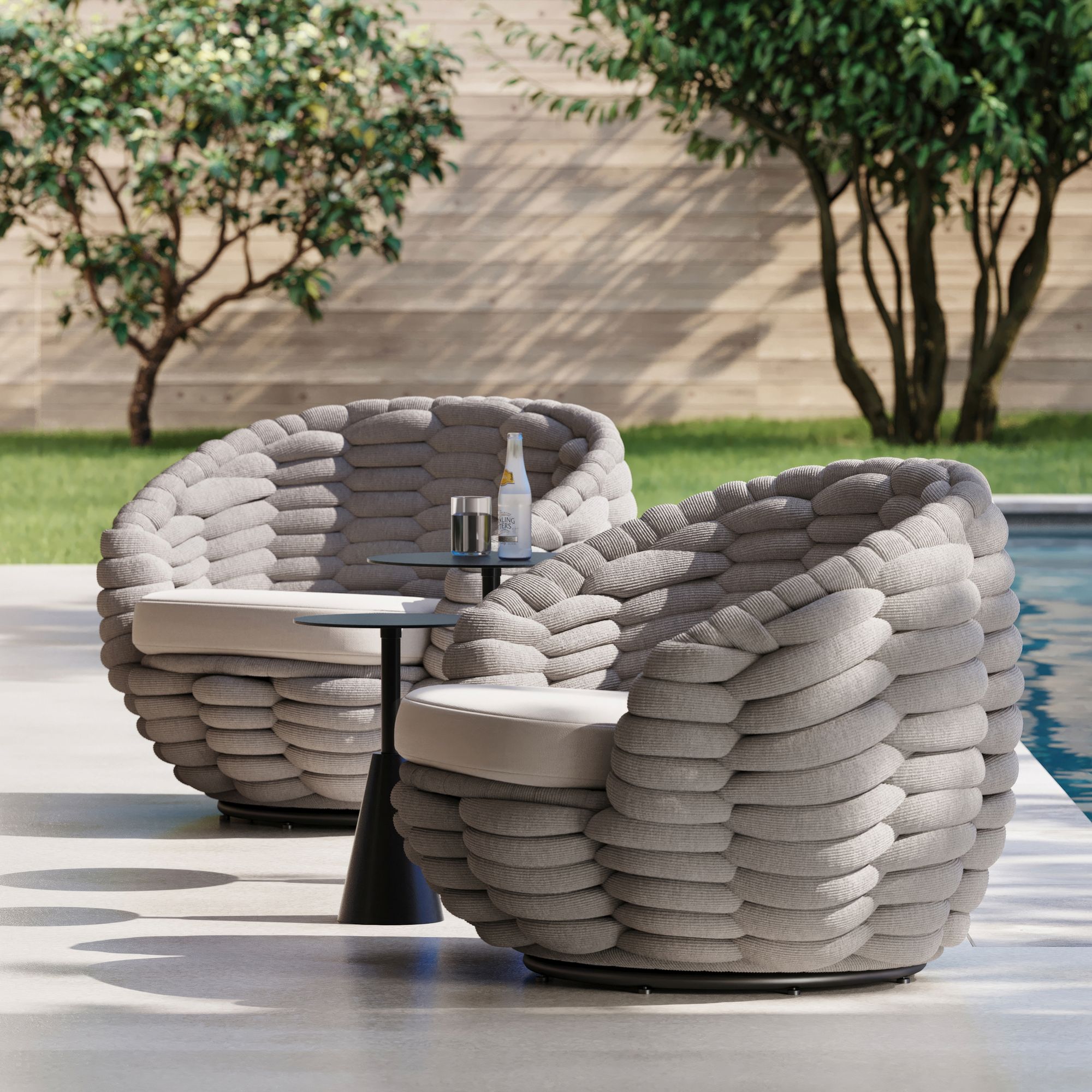 Cozy Outdoor Swivel Chair thumbnail 2