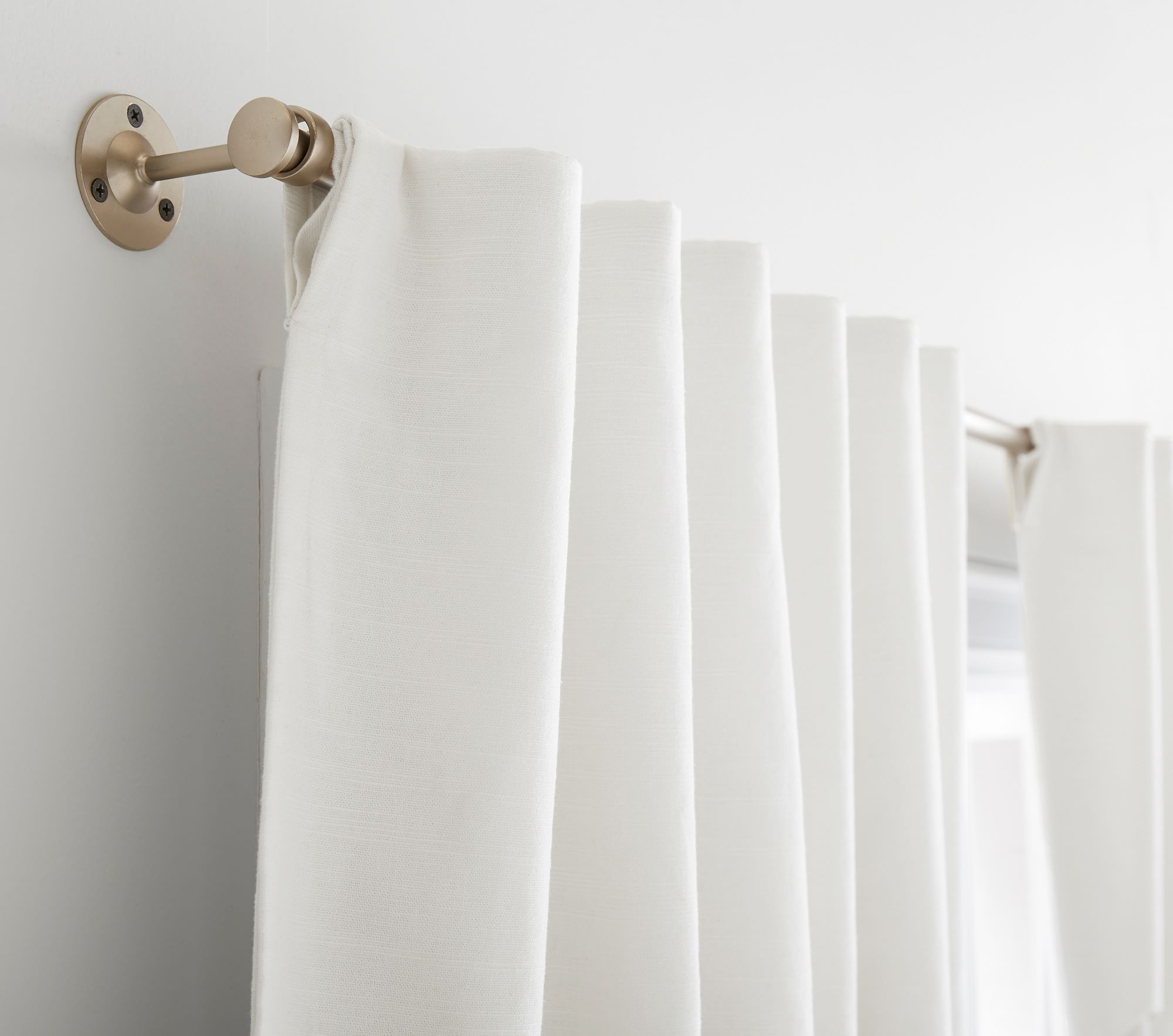 Evelyn Linen Scallop Valance Blackout Curtain thumbnail 2