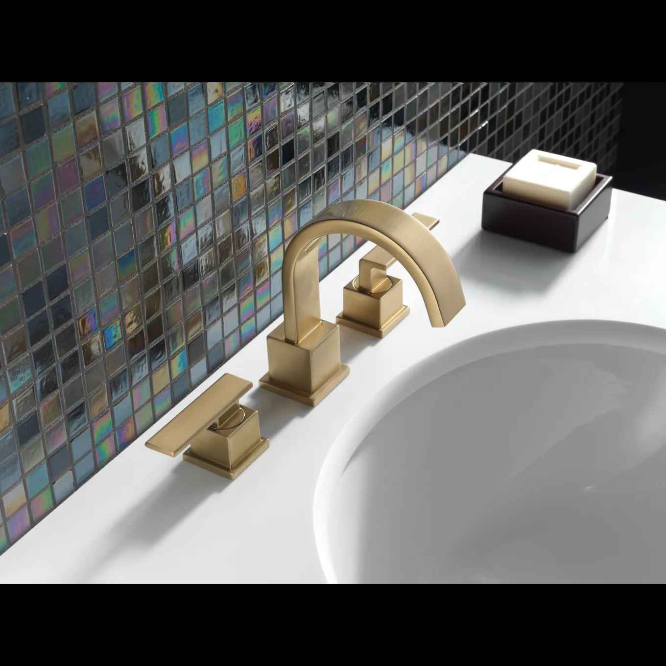 Delta Vero Widespread Bathroom Faucet with Pop Up Drain Assembly thumbnail 3