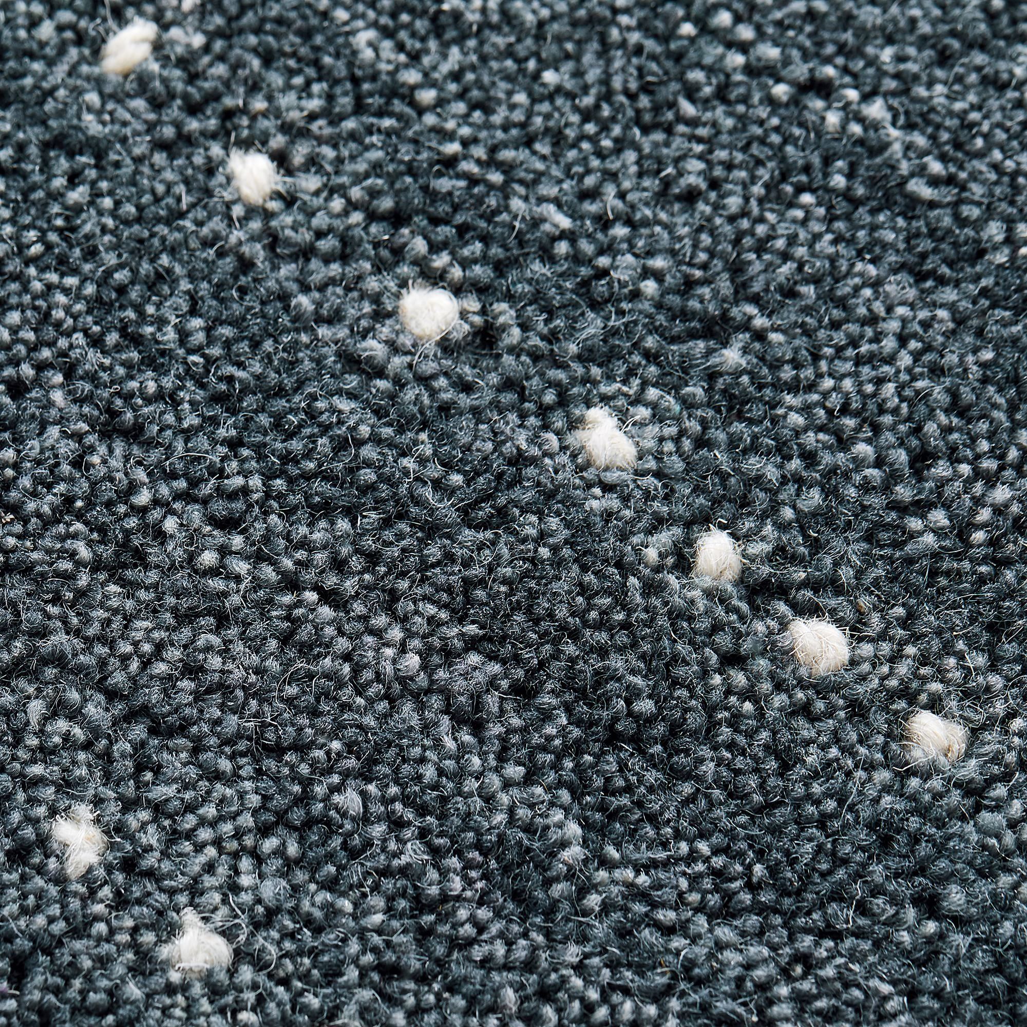 Graduated Dot Rug thumbnail 7