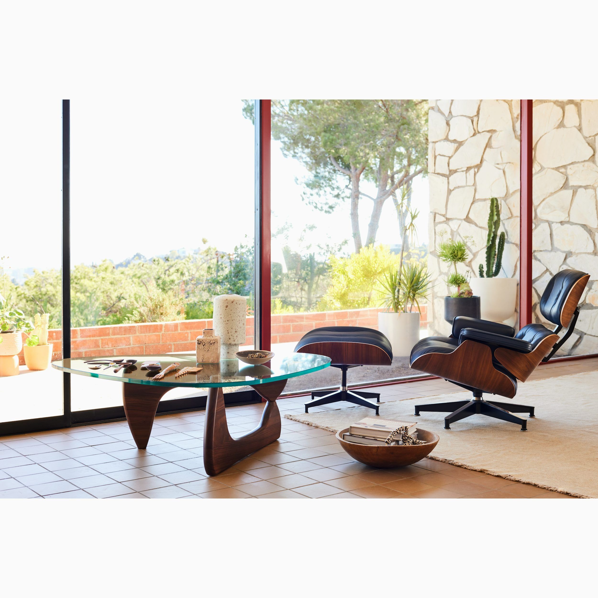 Eames Lounge Chair and Ottoman thumbnail 4