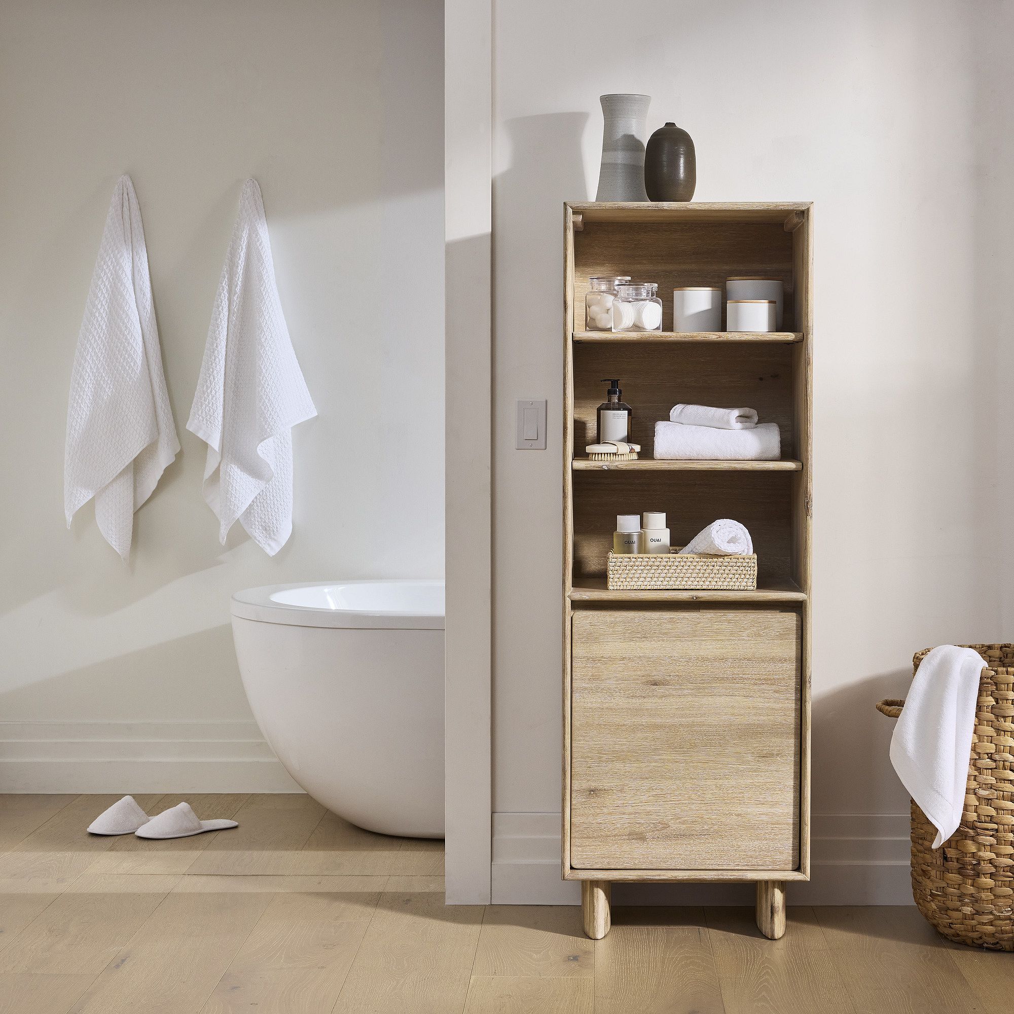 Anton Linen Cabinet thumbnail 2