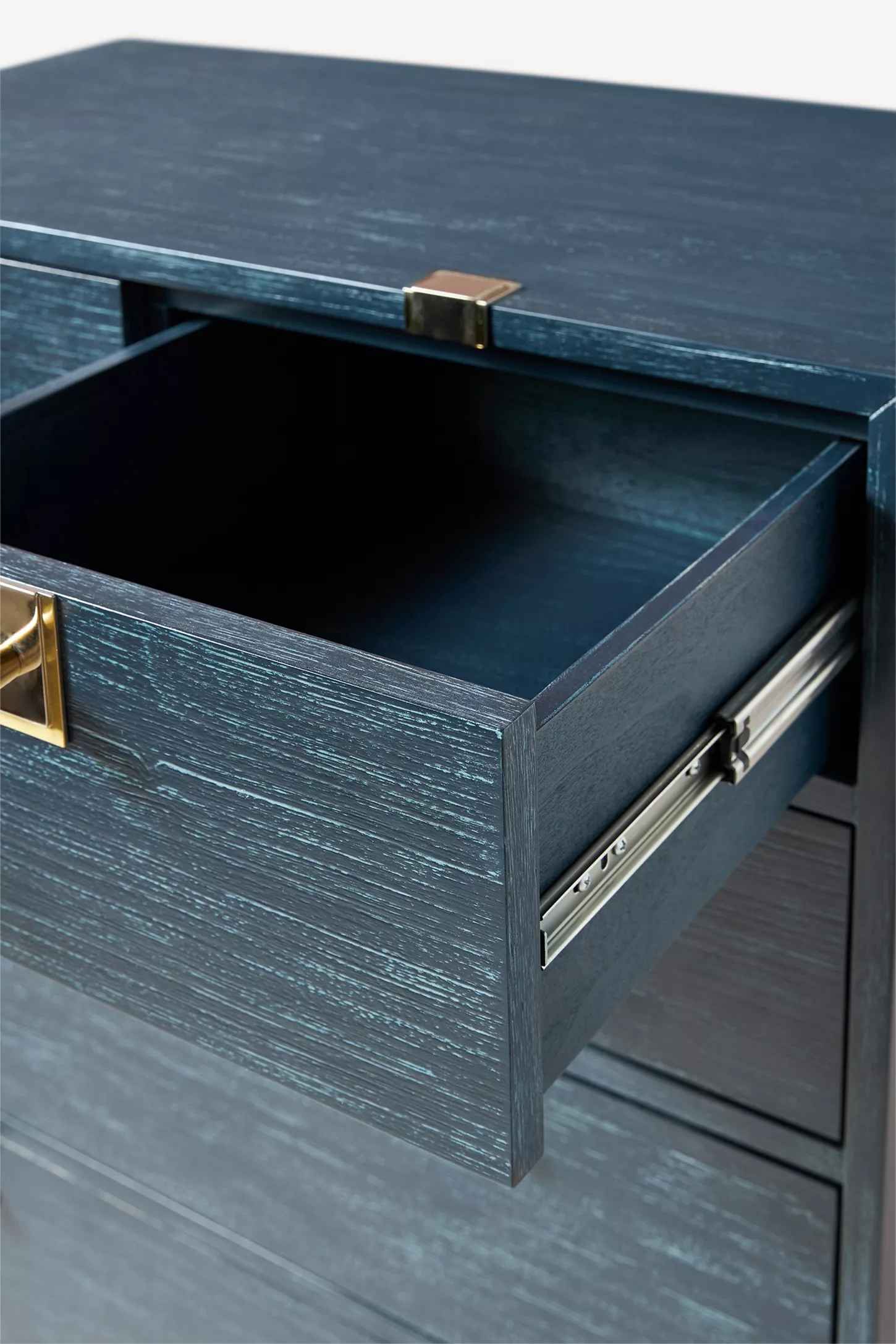 Ingram Seven-Drawer Dresser thumbnail 4