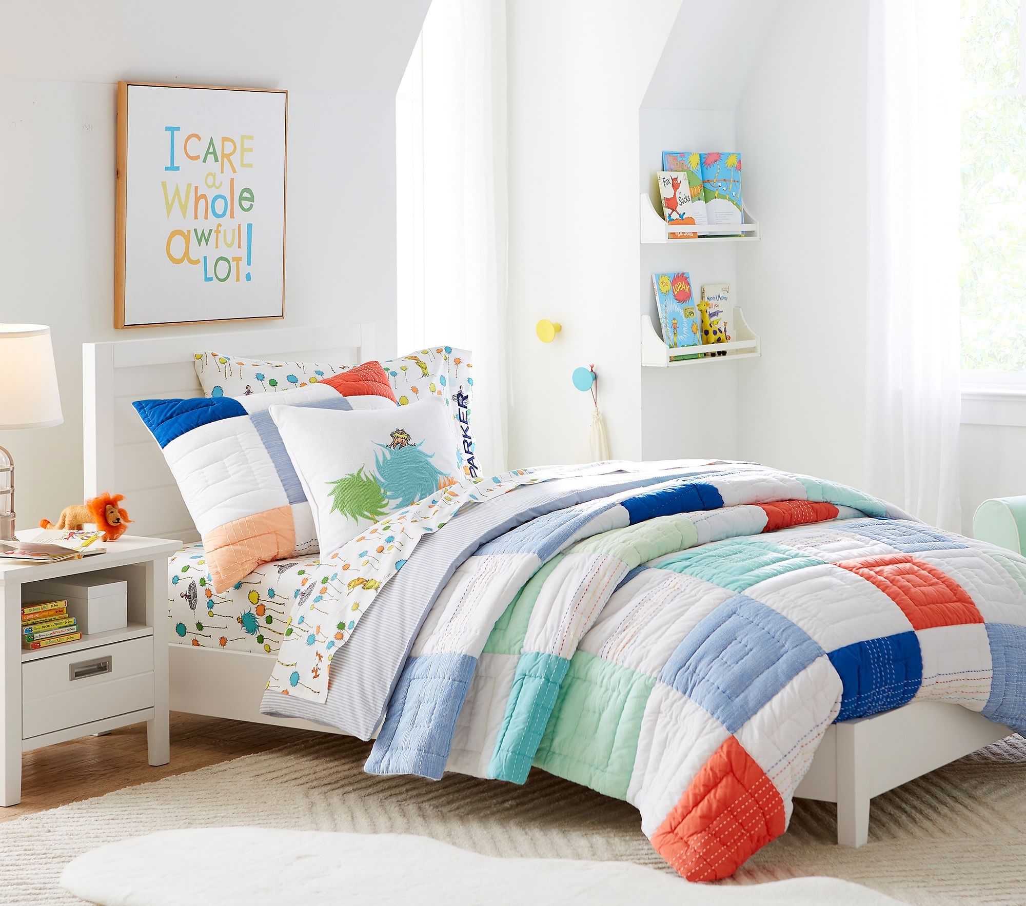 Emery Platform Bed thumbnail 3