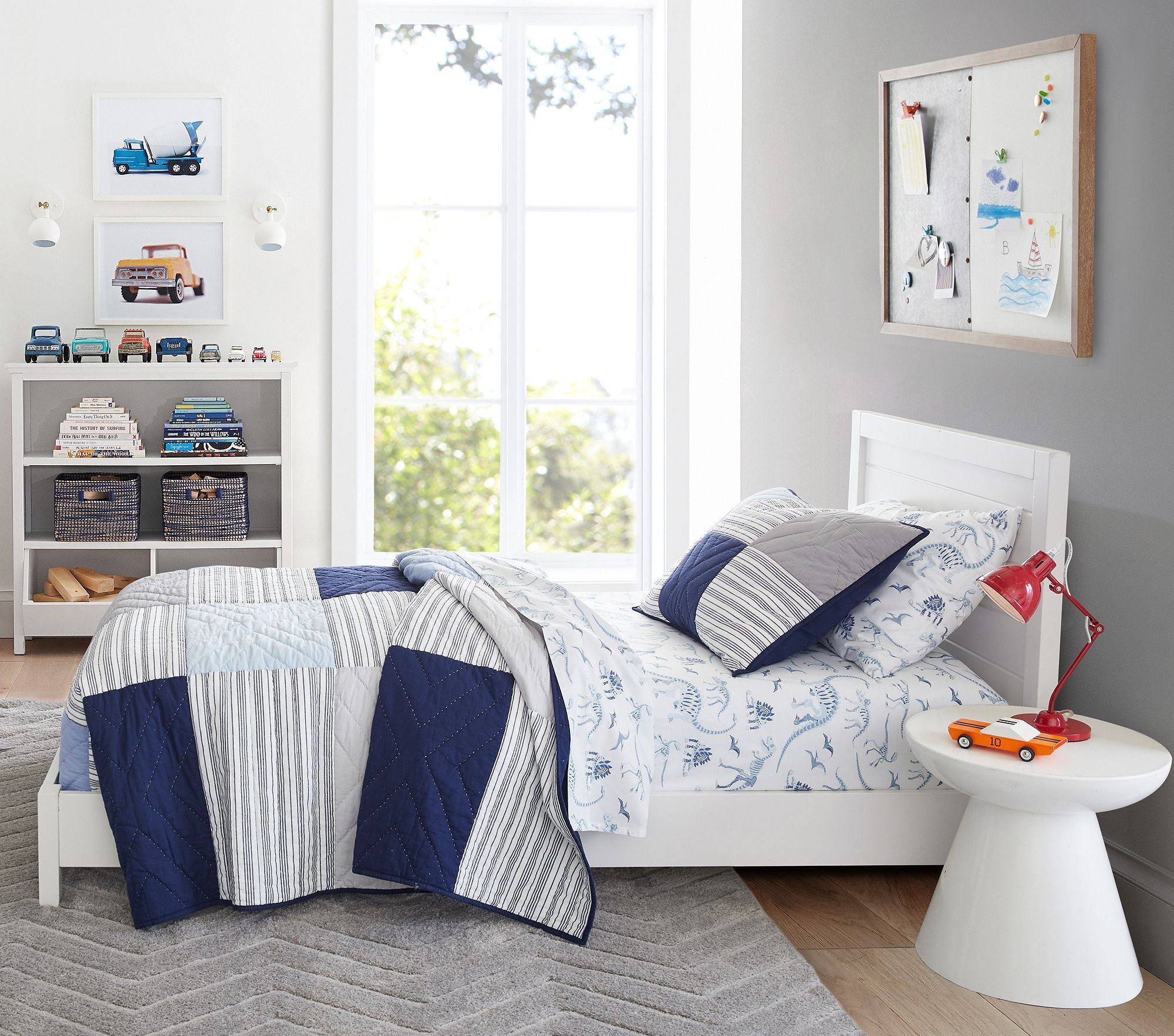 Emery Platform Bed thumbnail 4