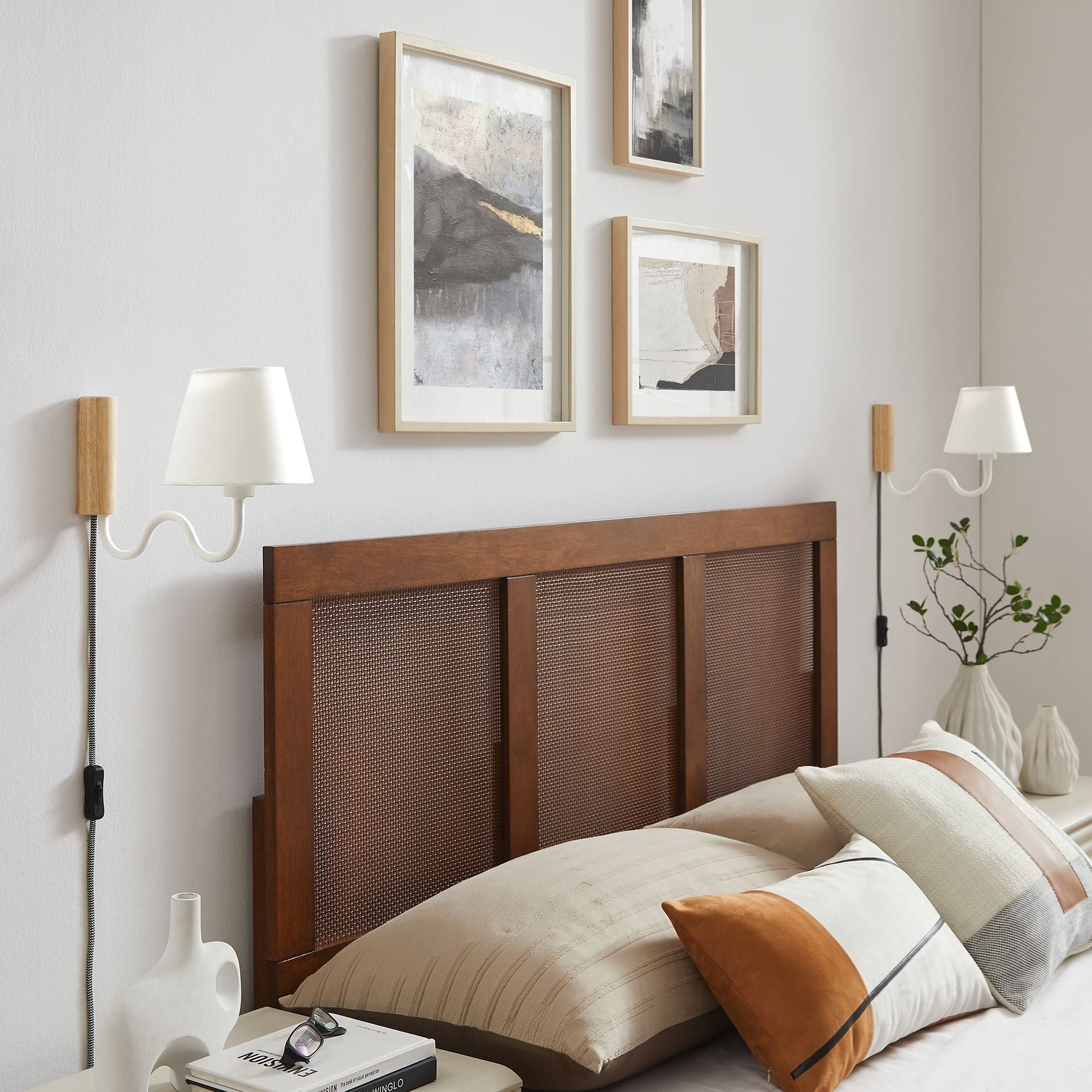 Swiggy Arm Wall Sconce - Natural White thumbnail 2