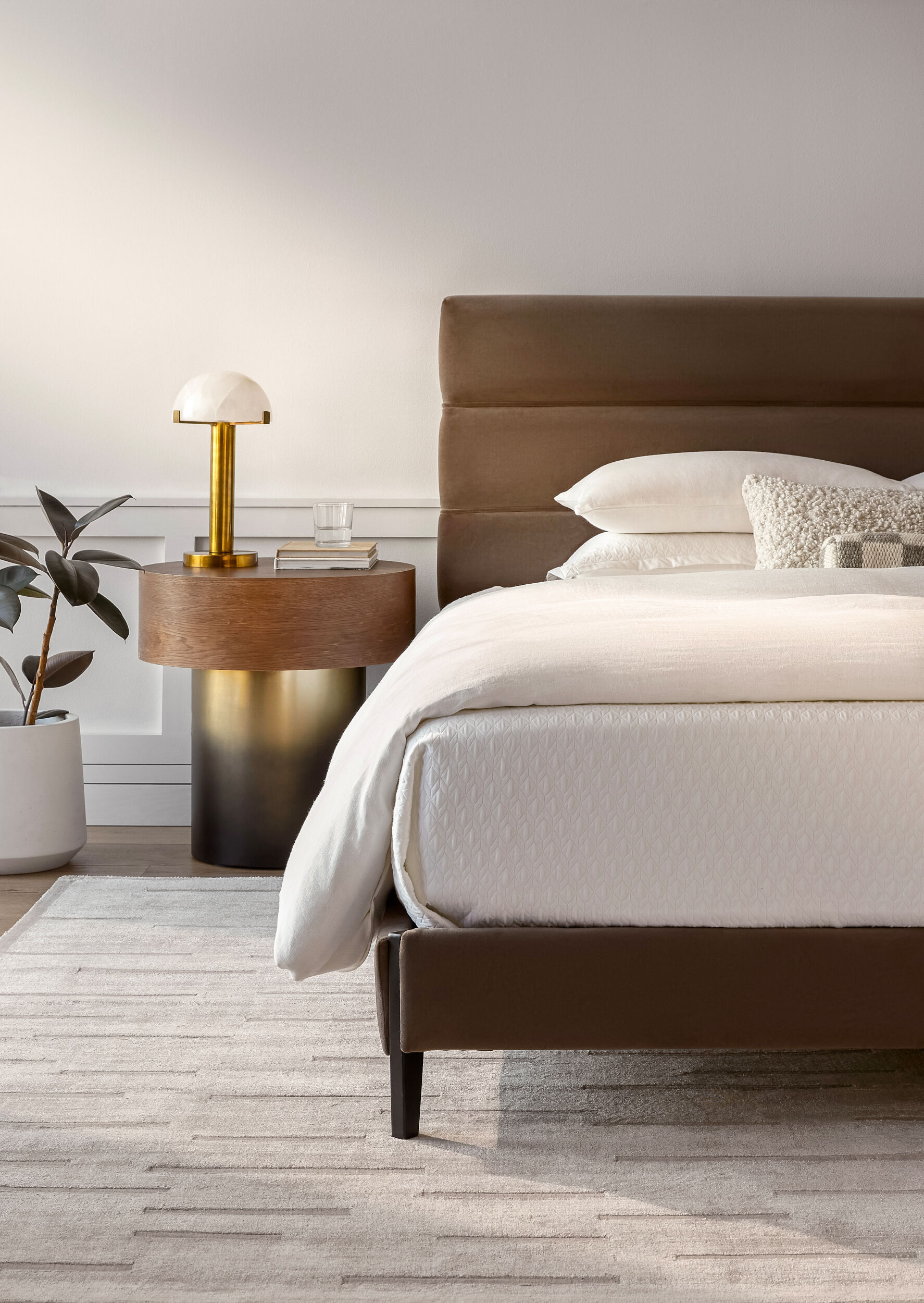 Knox Upholstered Bed Queen thumbnail 2