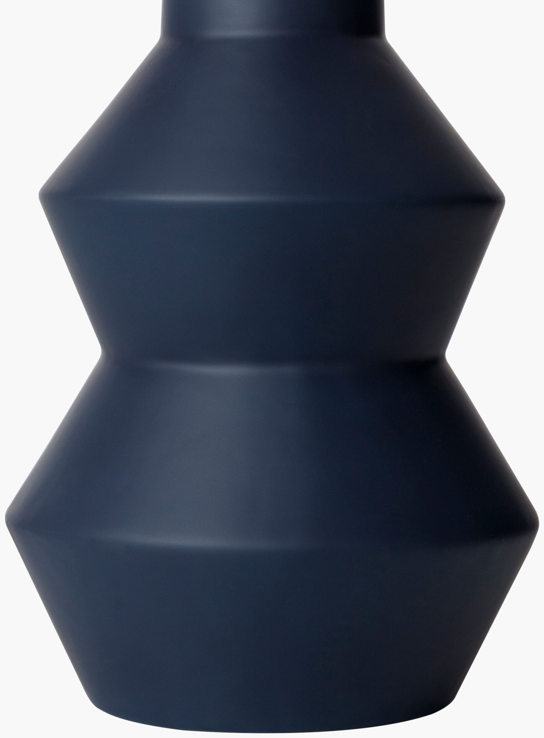 Niva Table Lamp thumbnail 3