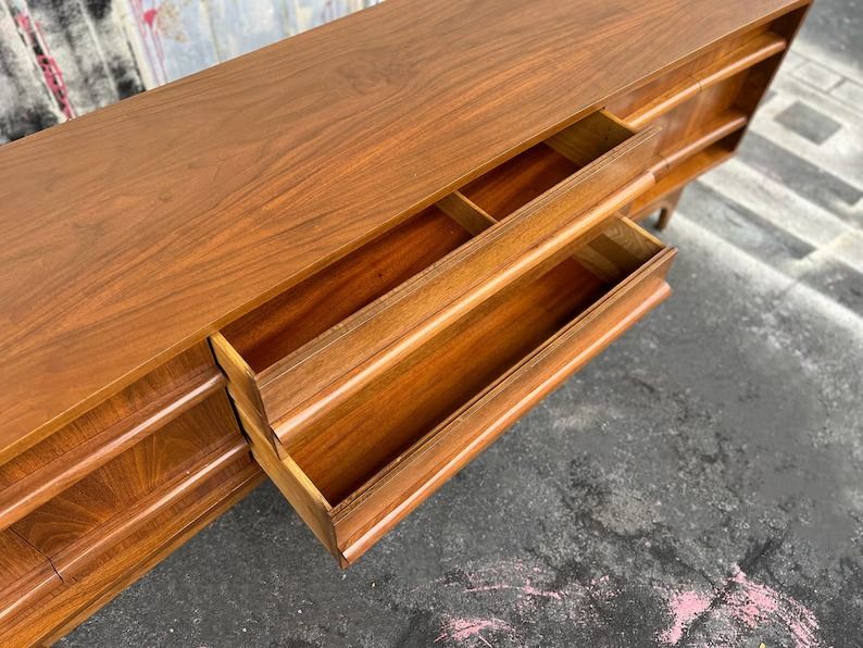 Vintage Midcentury Modern Curved Media Console thumbnail 3