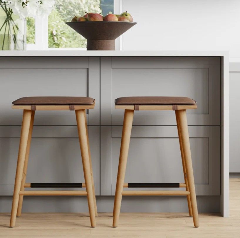 Bryseida 24 Counter Stool thumbnail 2