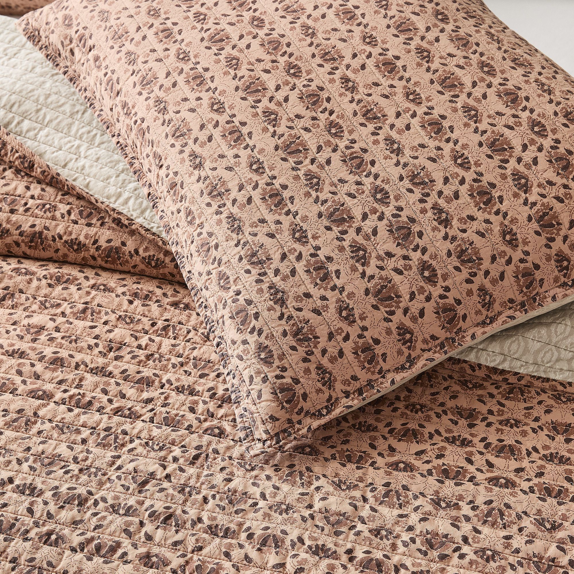 Gemma Reversible Print Mix Quilt thumbnail 3