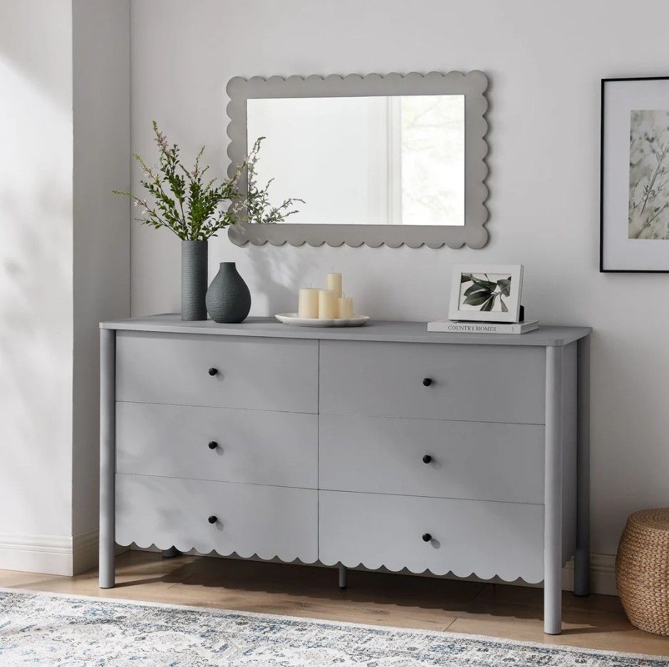 Emmerson Scalloped 6 Drawer Dresser thumbnail 4