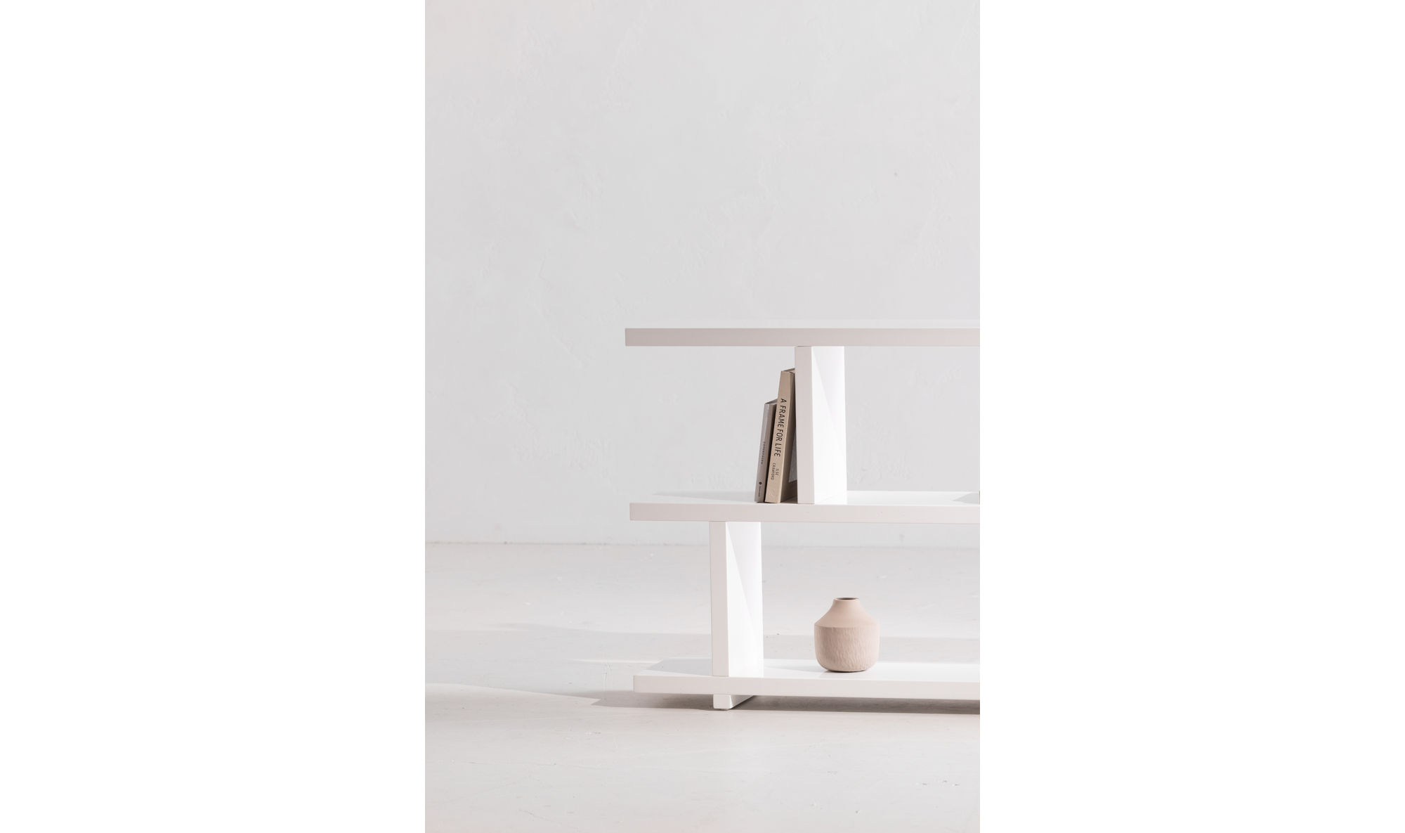 Marise Bookshelf thumbnail 5