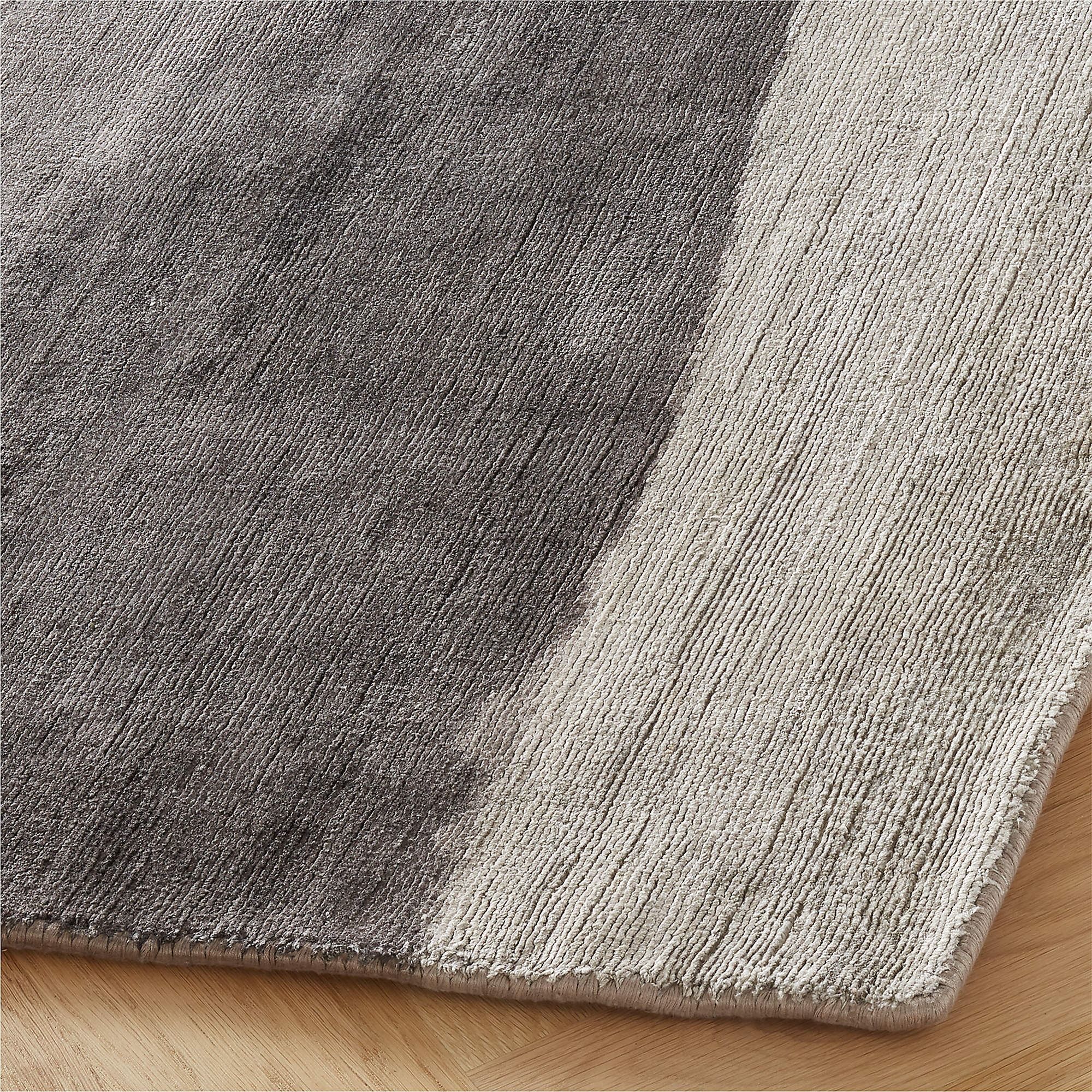 Sundown Handloomed Charcoal and Ivory Viscose Area Rug 5'x8' thumbnail 2