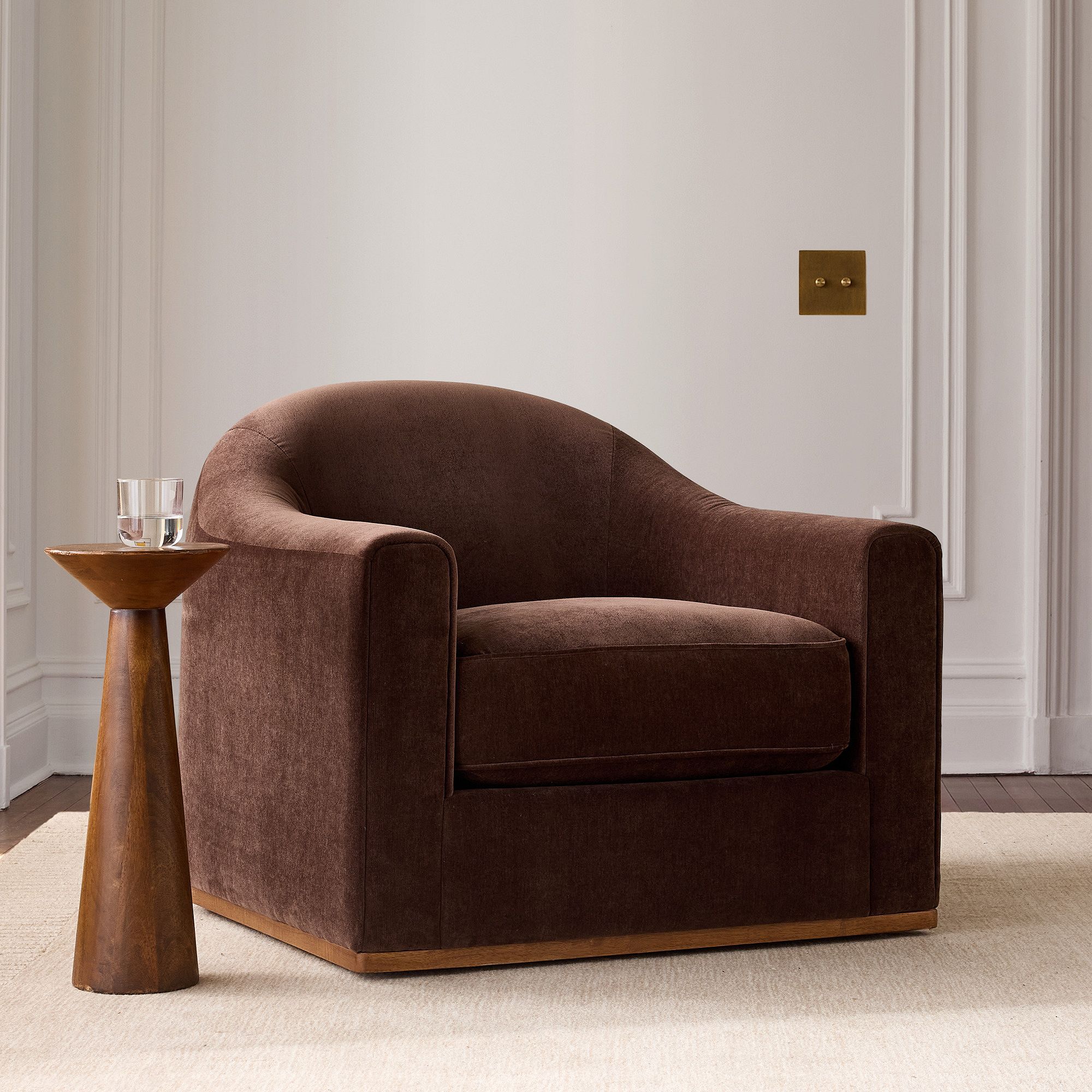 Bennett Swivel Club Chair thumbnail 2