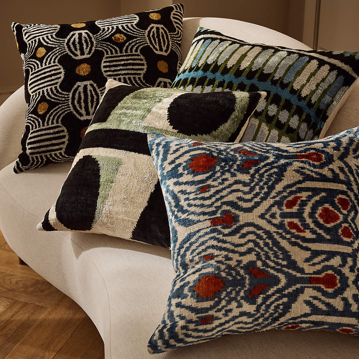Telo Black and White Turkish Silk Throw Pillow thumbnail 2