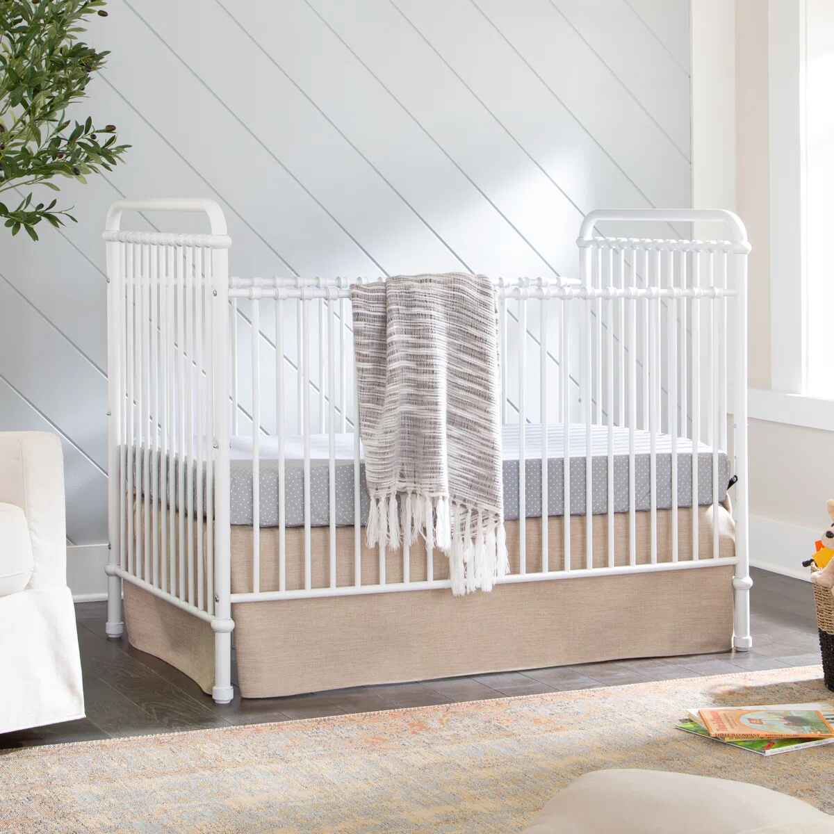 Abigail Greenguard Gold Certified 3 in 1 Convertible Crib thumbnail 4