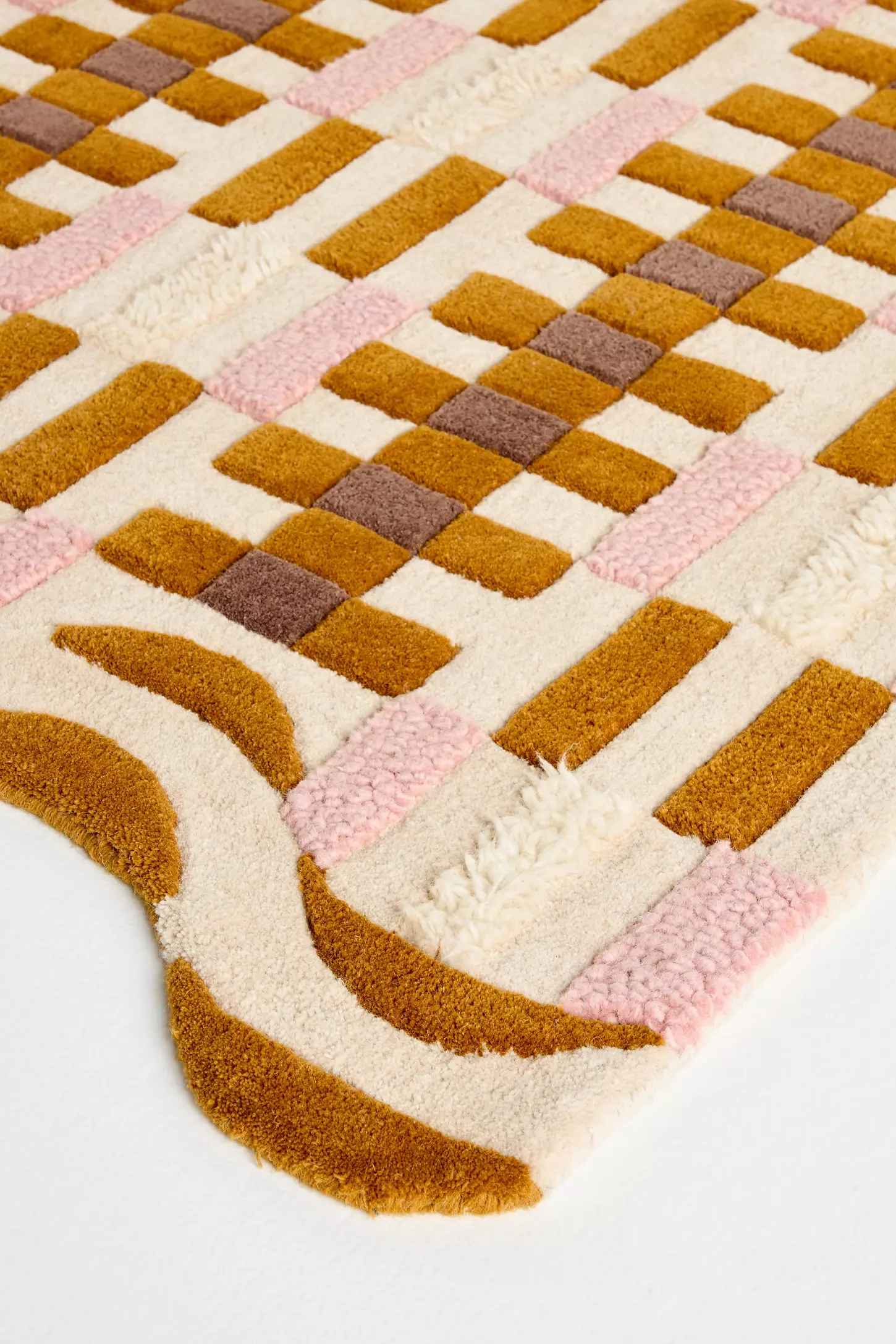 Tufted Wool Geometric Scalloped Rug-8'x10' thumbnail 3