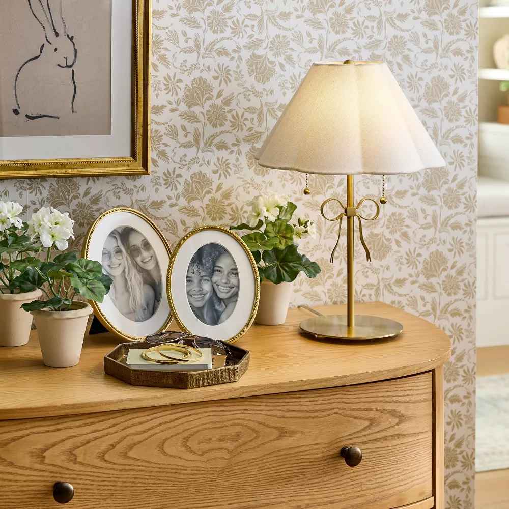 Stick Lamp with Bow Brass thumbnail 3