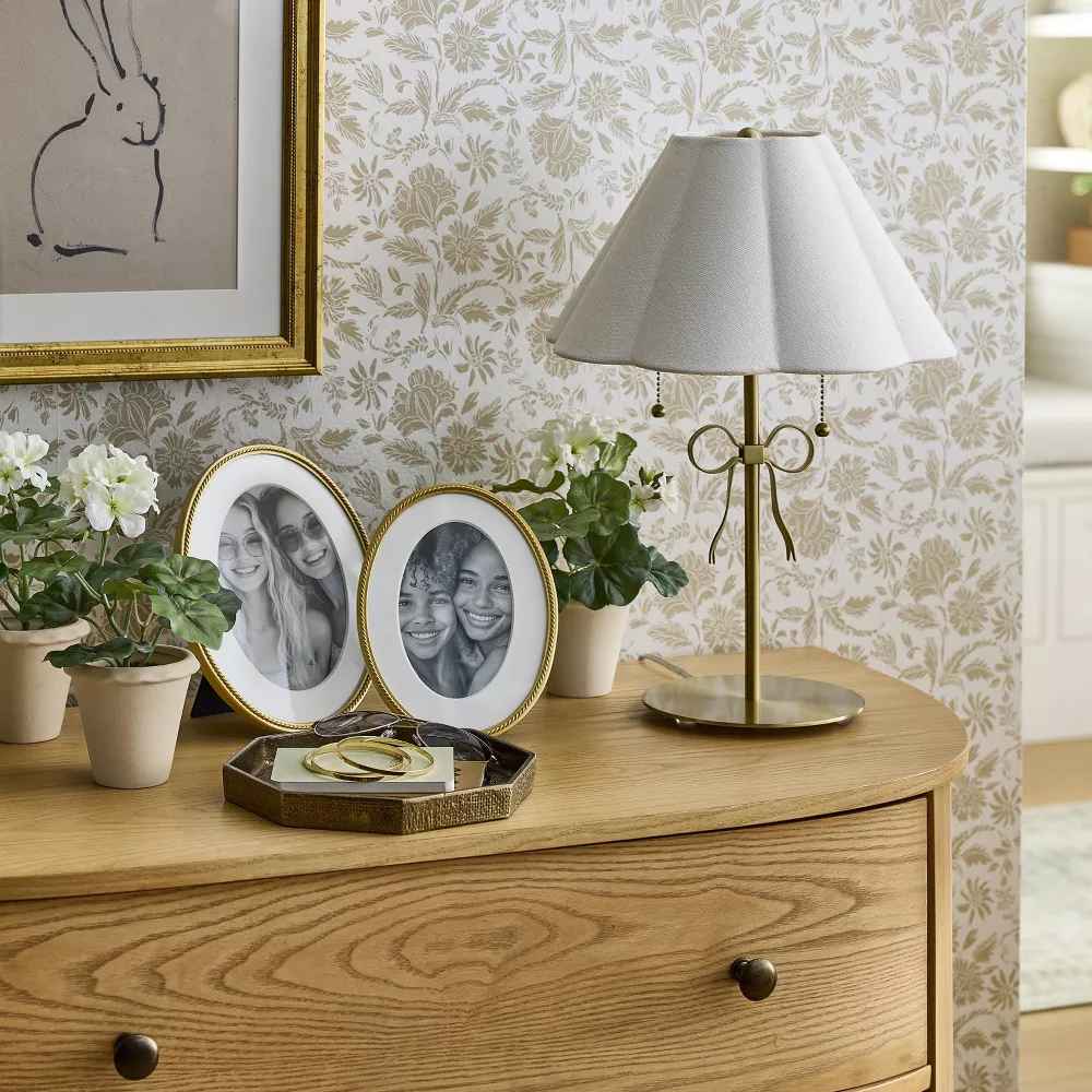 Stick Lamp with Bow Brass thumbnail 4