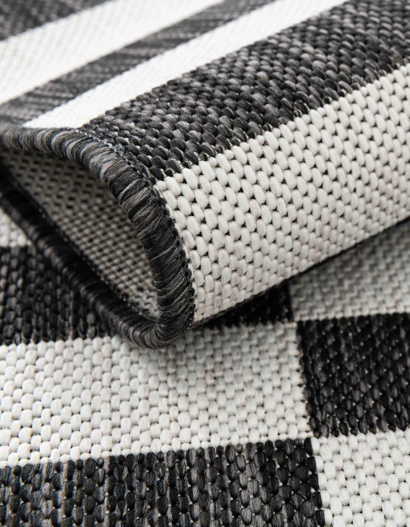 9' x 12' Easy Clean Ribbon Indoor Outdoor Rug thumbnail 6
