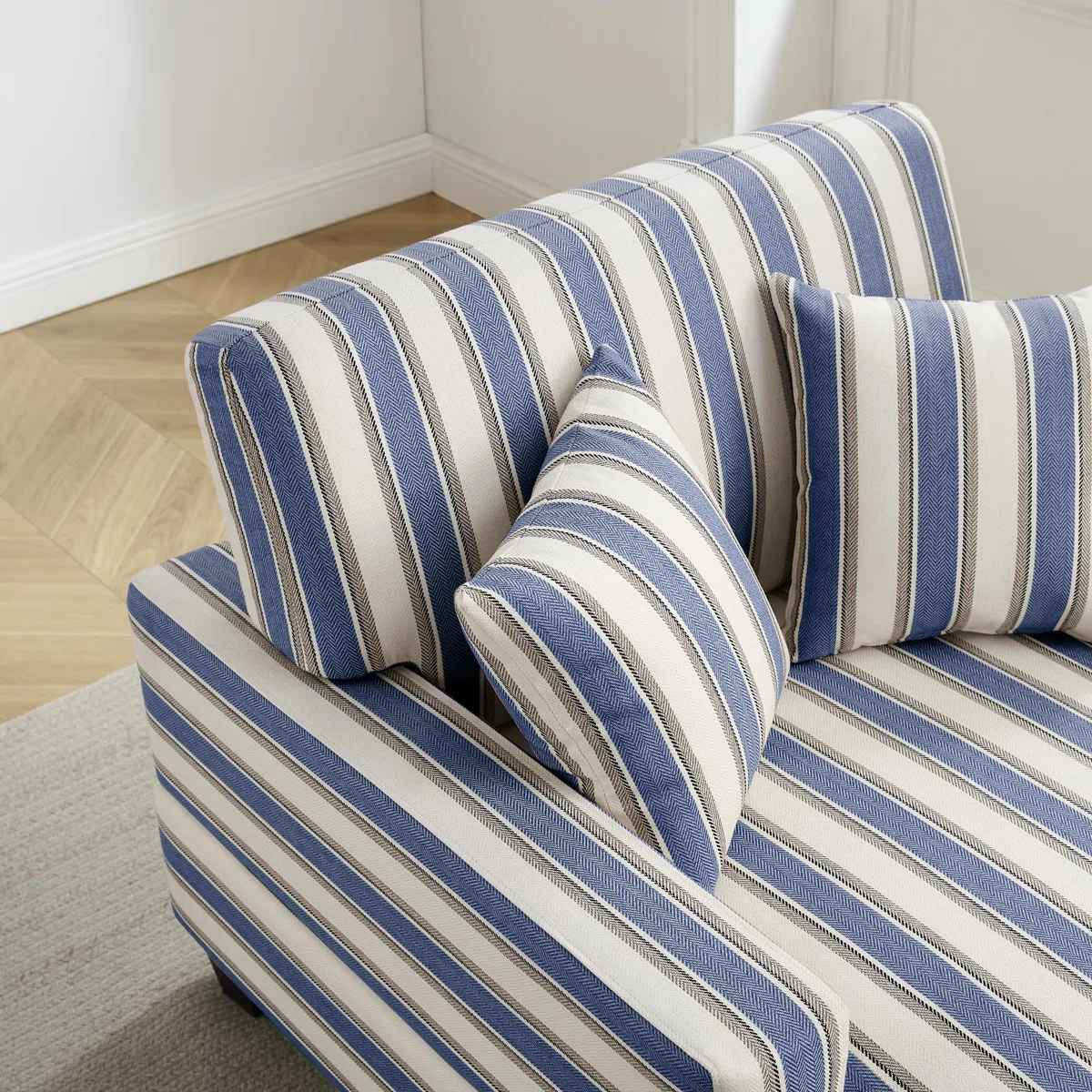 Fabric Upholstered Chaise Lounge thumbnail 6