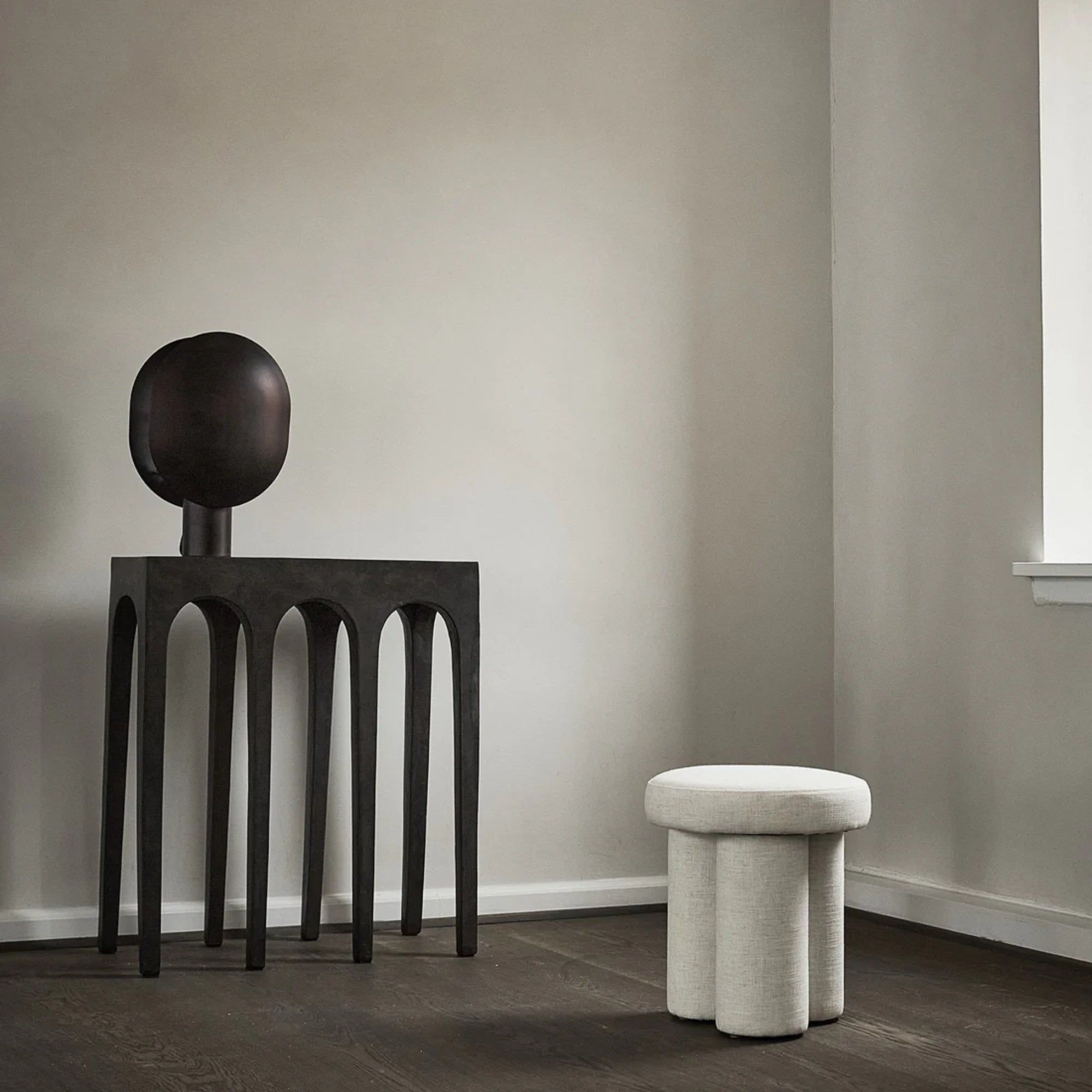 Bow Arch Console Table – Black Modern Entryway Accent thumbnail 6