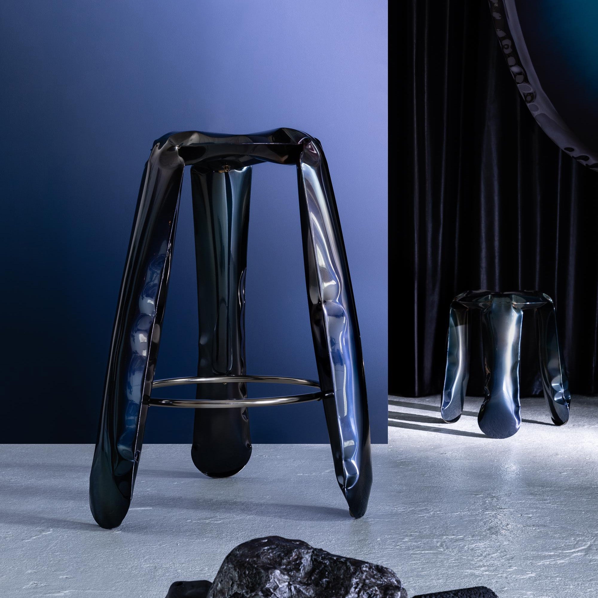 Sculptural Metal Stool – Polished Chrome Modern Bar Seating thumbnail 5