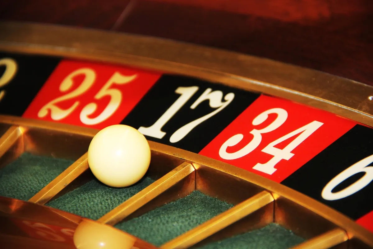 RNG in Online Casinos - 02 (Rawpixelpublic domain CC0 photo)